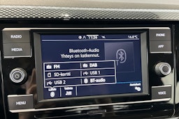 musta Volkswagen Polo 2023 kuva 25.