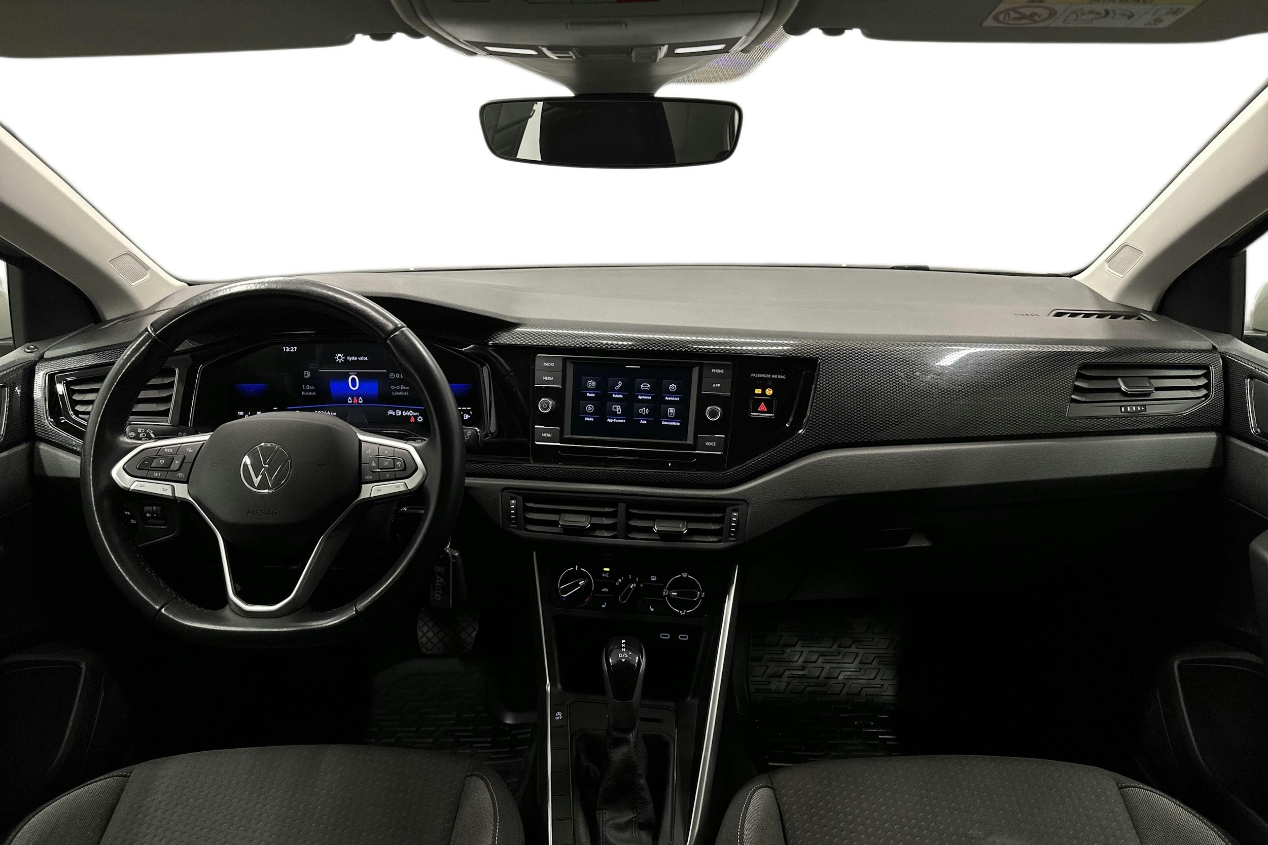 harmaa Volkswagen Polo 2023 kuva 9.