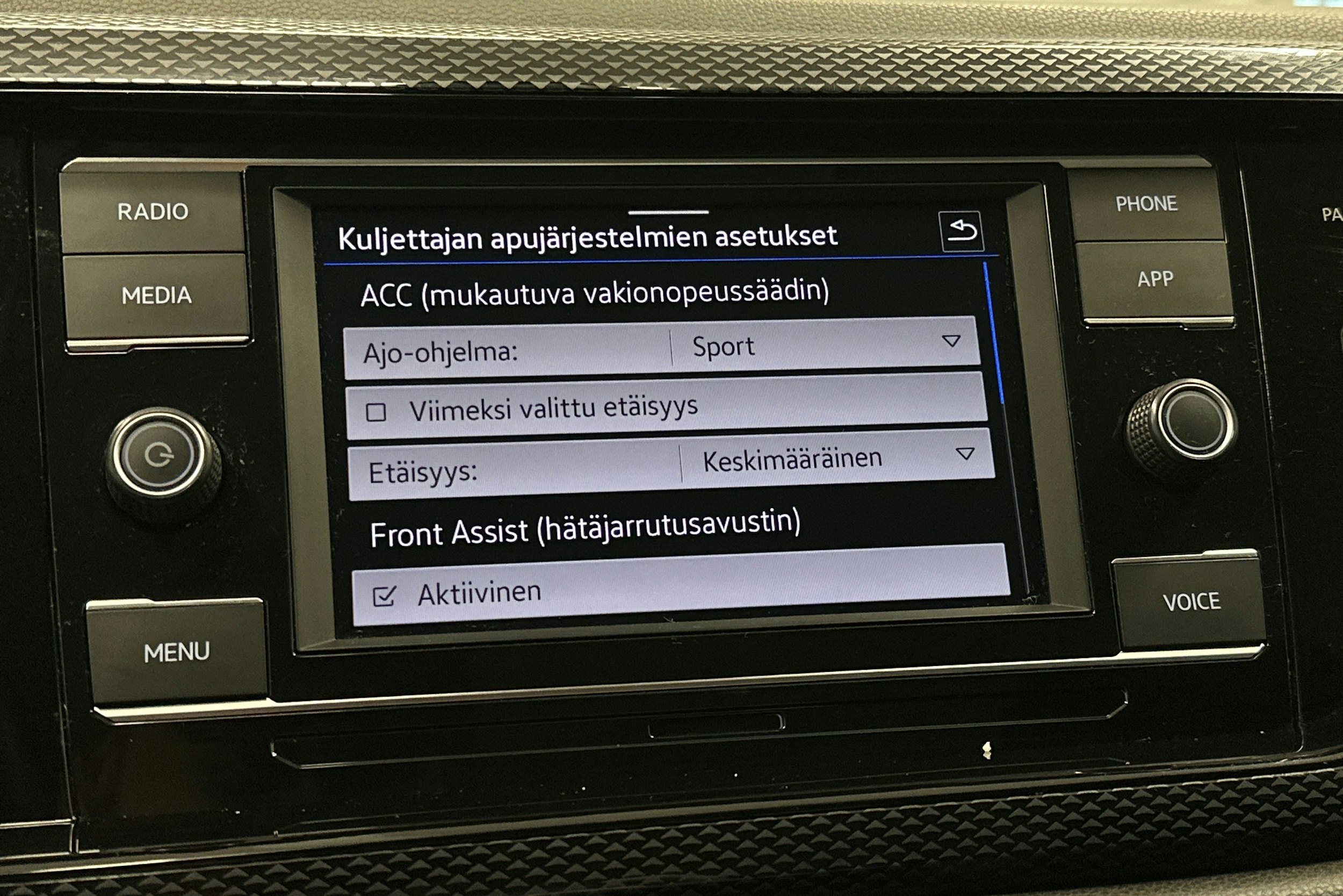 harmaa Volkswagen Polo 2023 kuva 20.