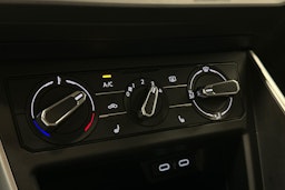 harmaa Volkswagen Polo 2023 kuva 24.
