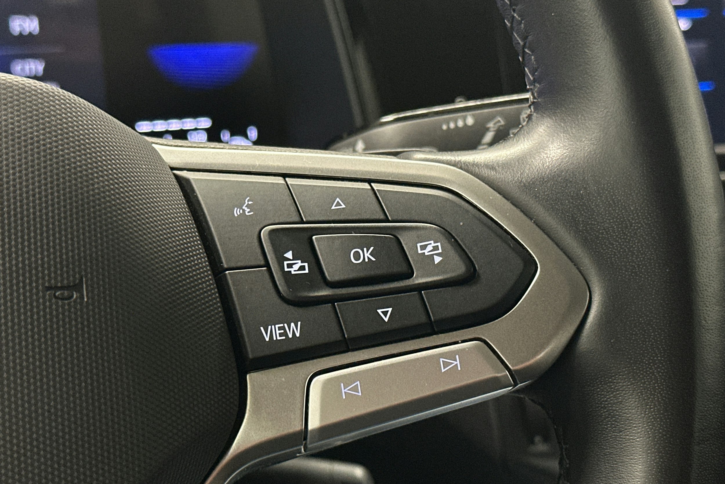 harmaa Volkswagen Polo 2023 kuva 18.