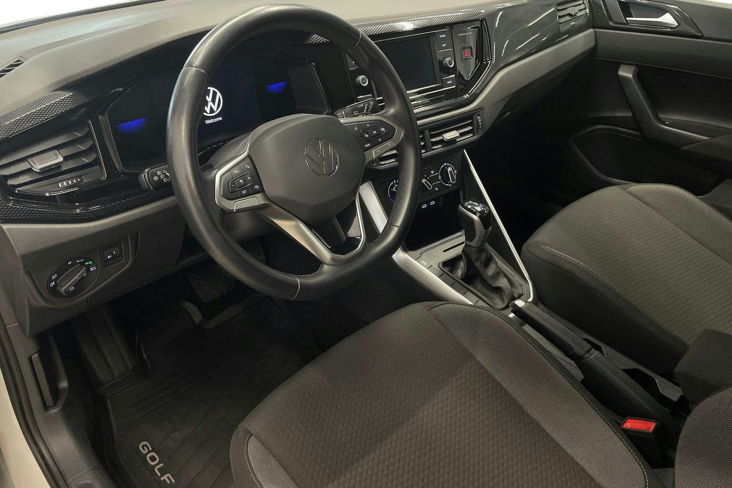 harmaa Volkswagen Polo 2023 kuva 7.