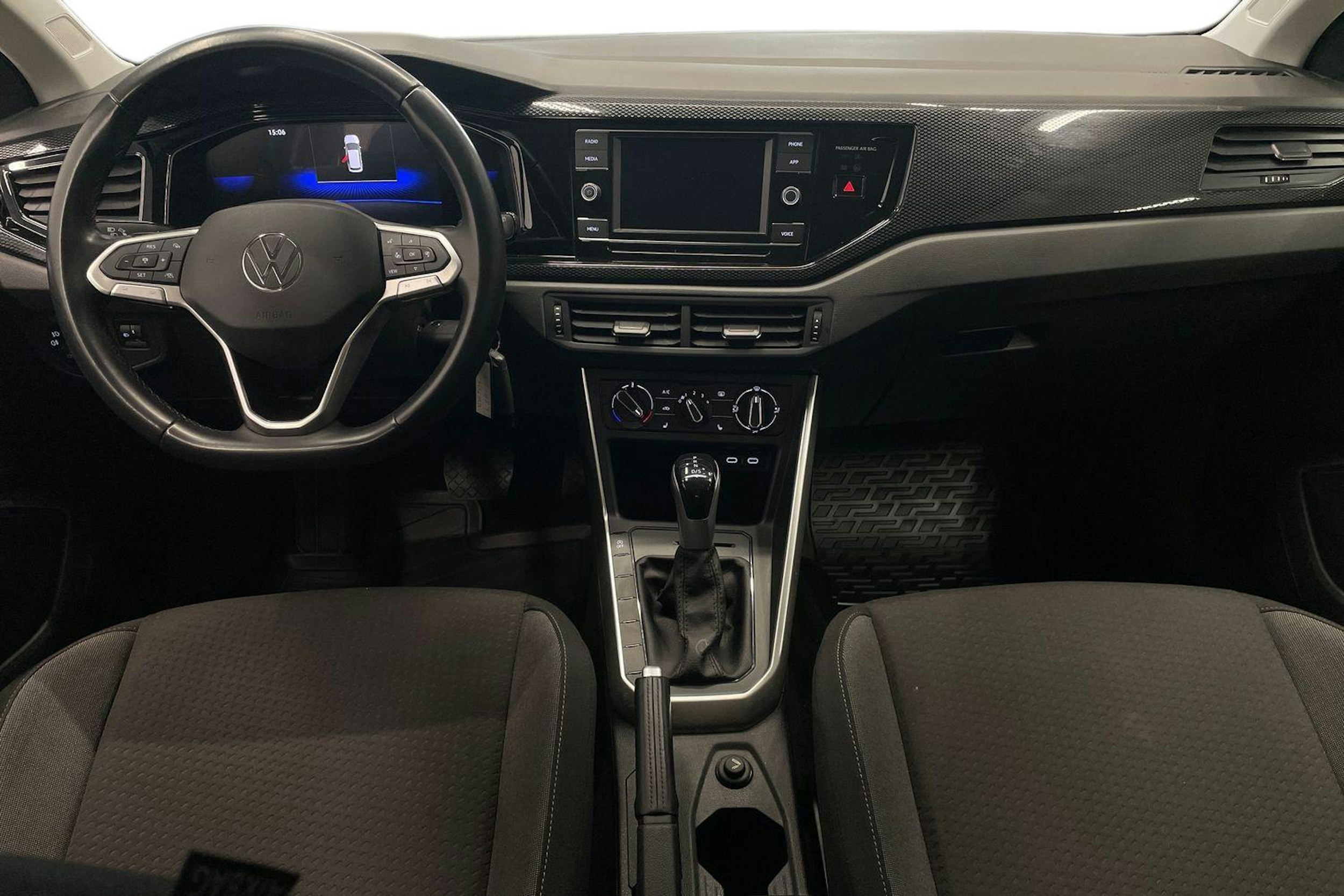 harmaa Volkswagen Polo 2023 kuva 9.