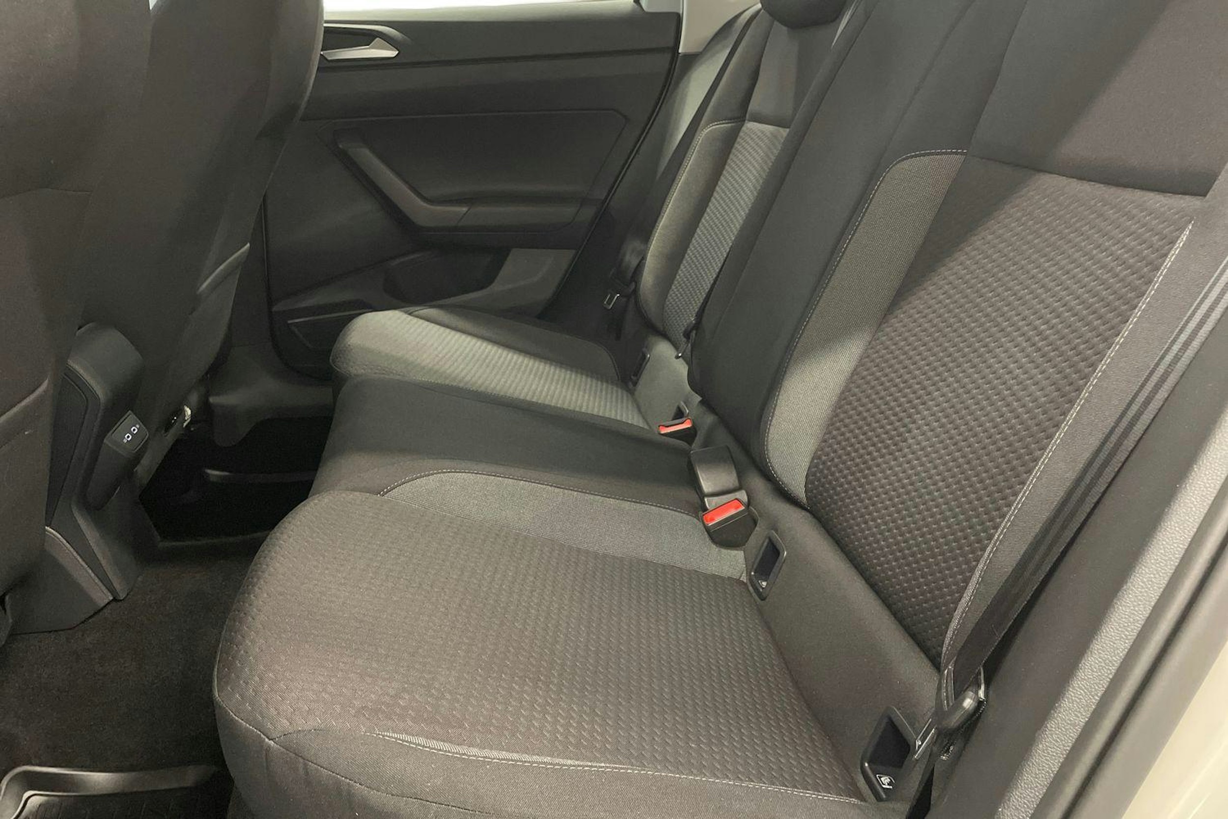 harmaa Volkswagen Polo 2023 kuva 10.