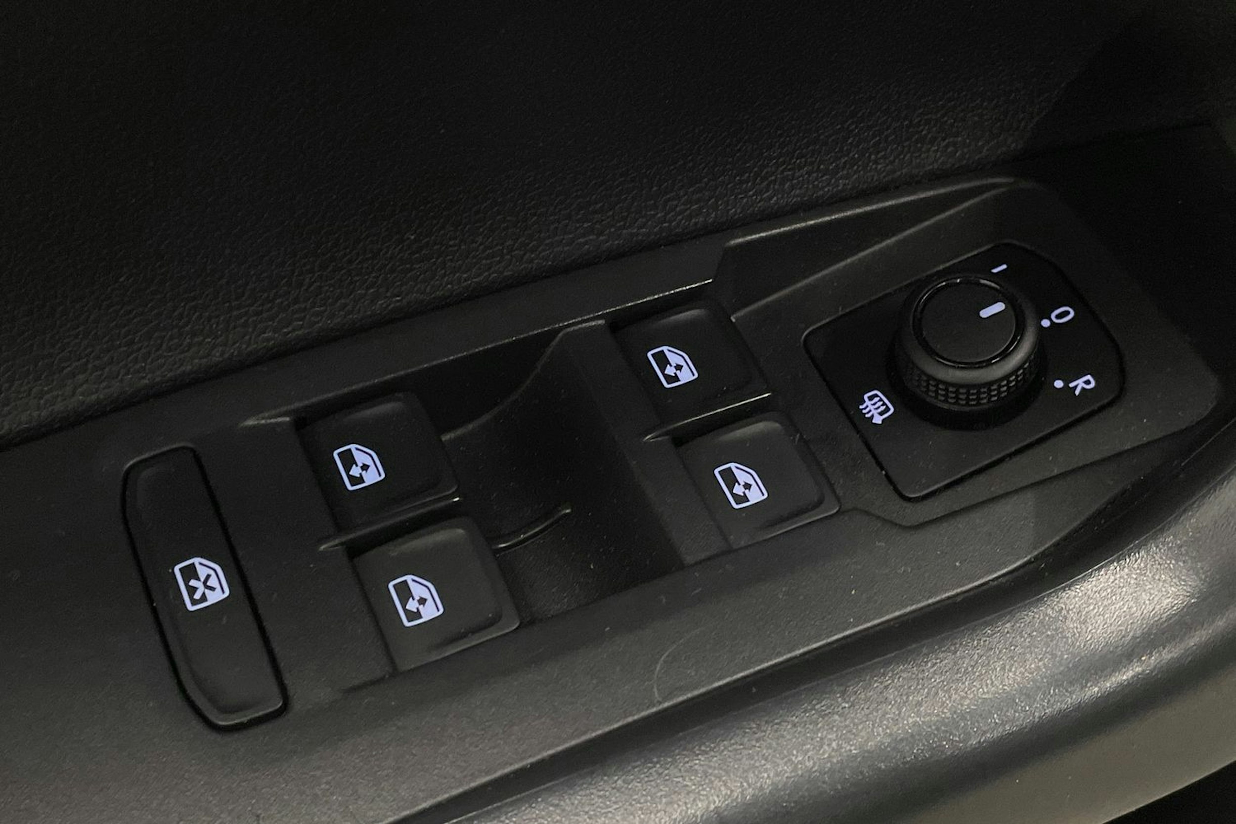 harmaa Volkswagen Polo 2023 kuva 14.