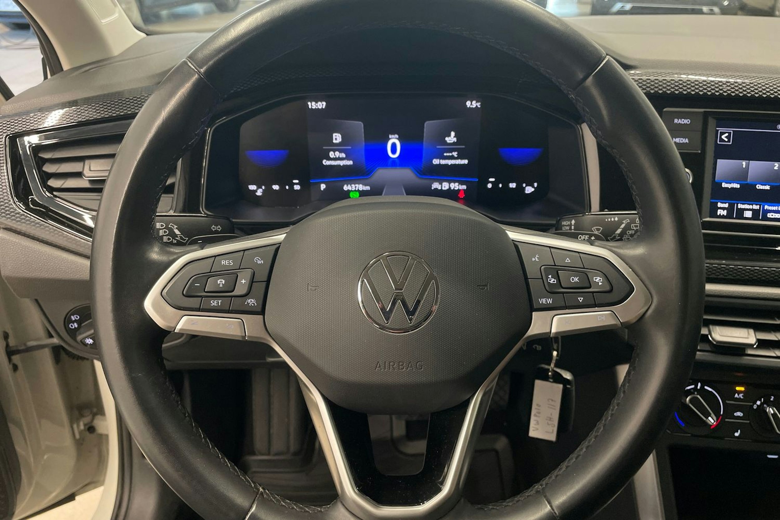 harmaa Volkswagen Polo 2023 kuva 15.