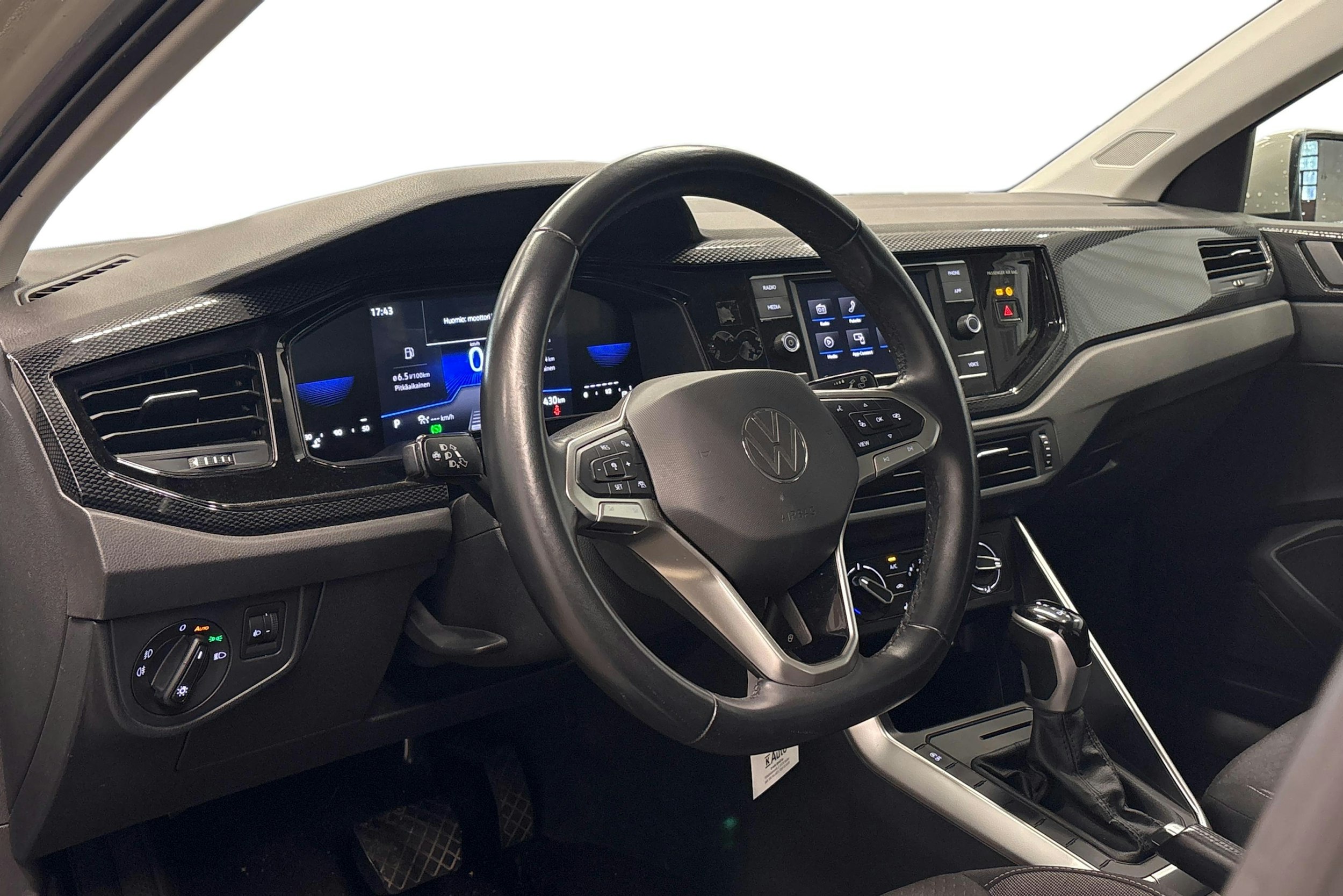 harmaa Volkswagen Polo 2023 kuva 3.