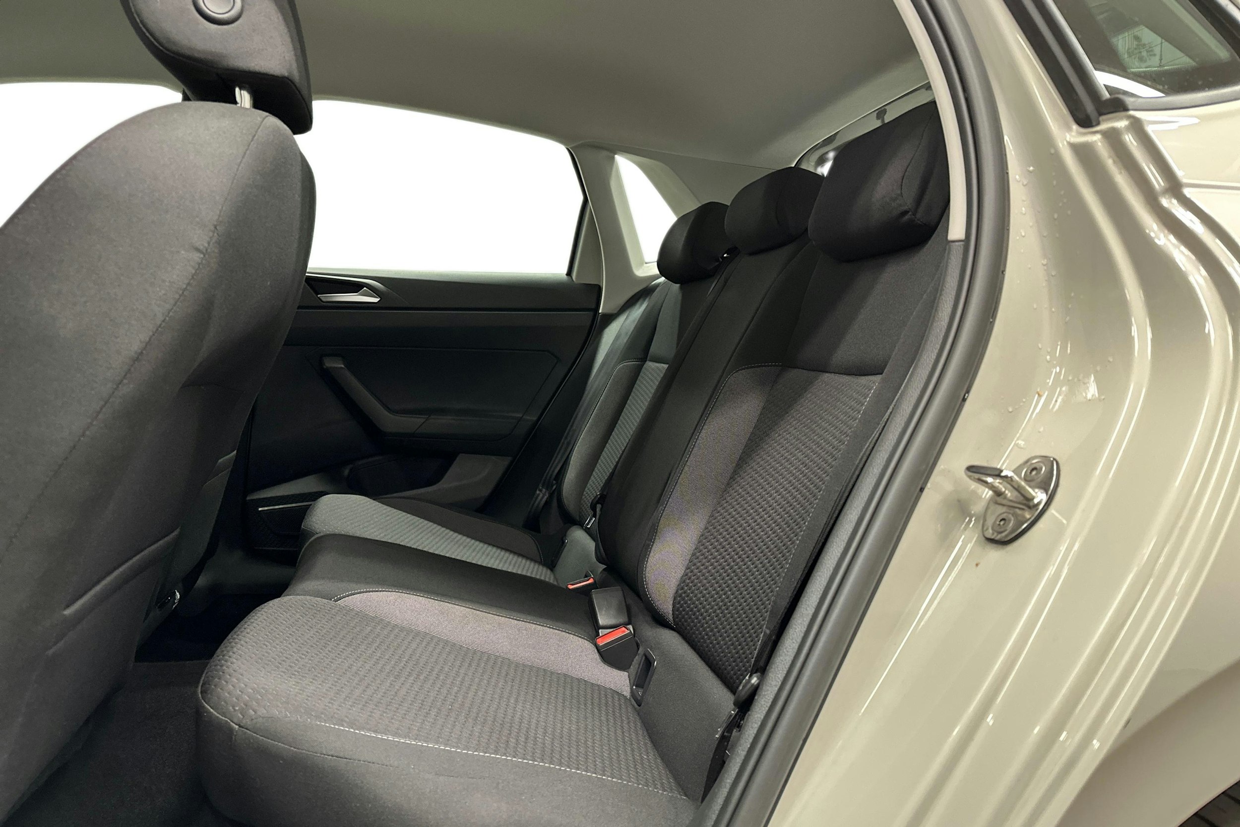 harmaa Volkswagen Polo 2023 kuva 10.
