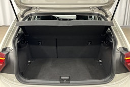 harmaa Volkswagen Polo 2023 kuva 14.