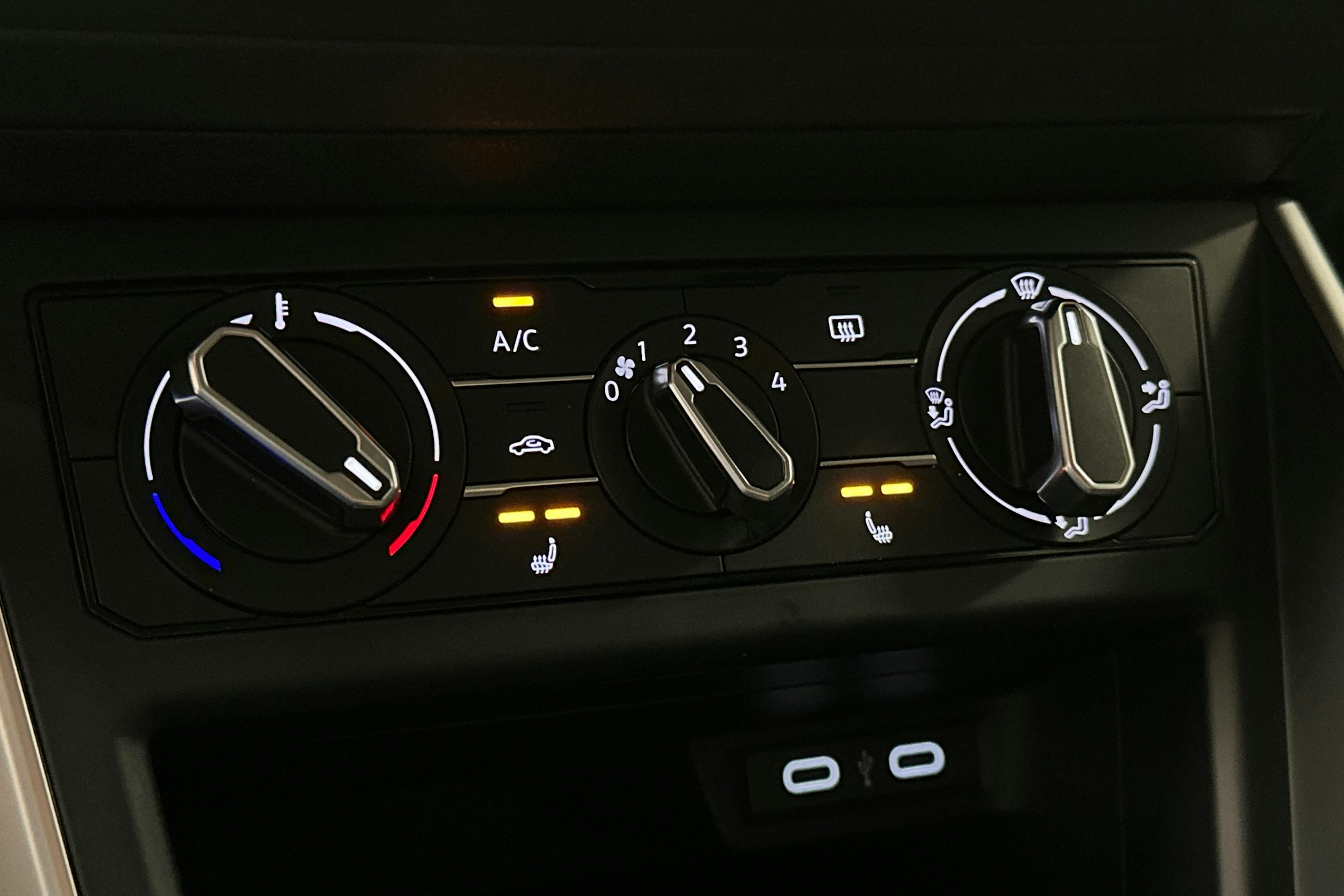 harmaa Volkswagen Polo 2023 kuva 17.