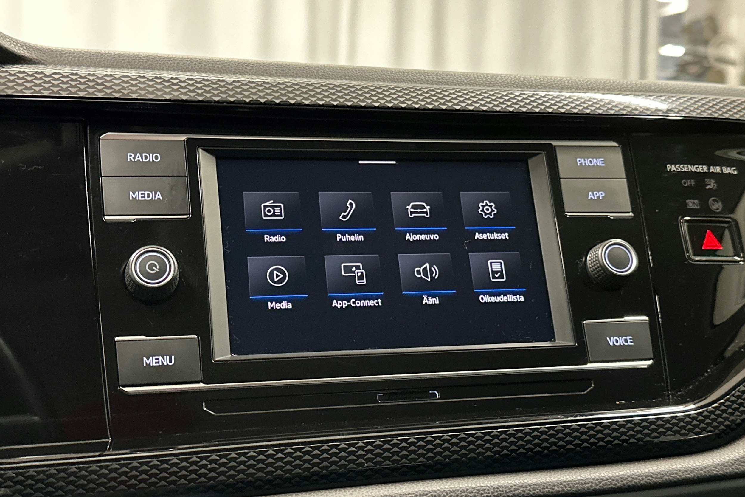 harmaa Volkswagen Polo 2023 kuva 21.