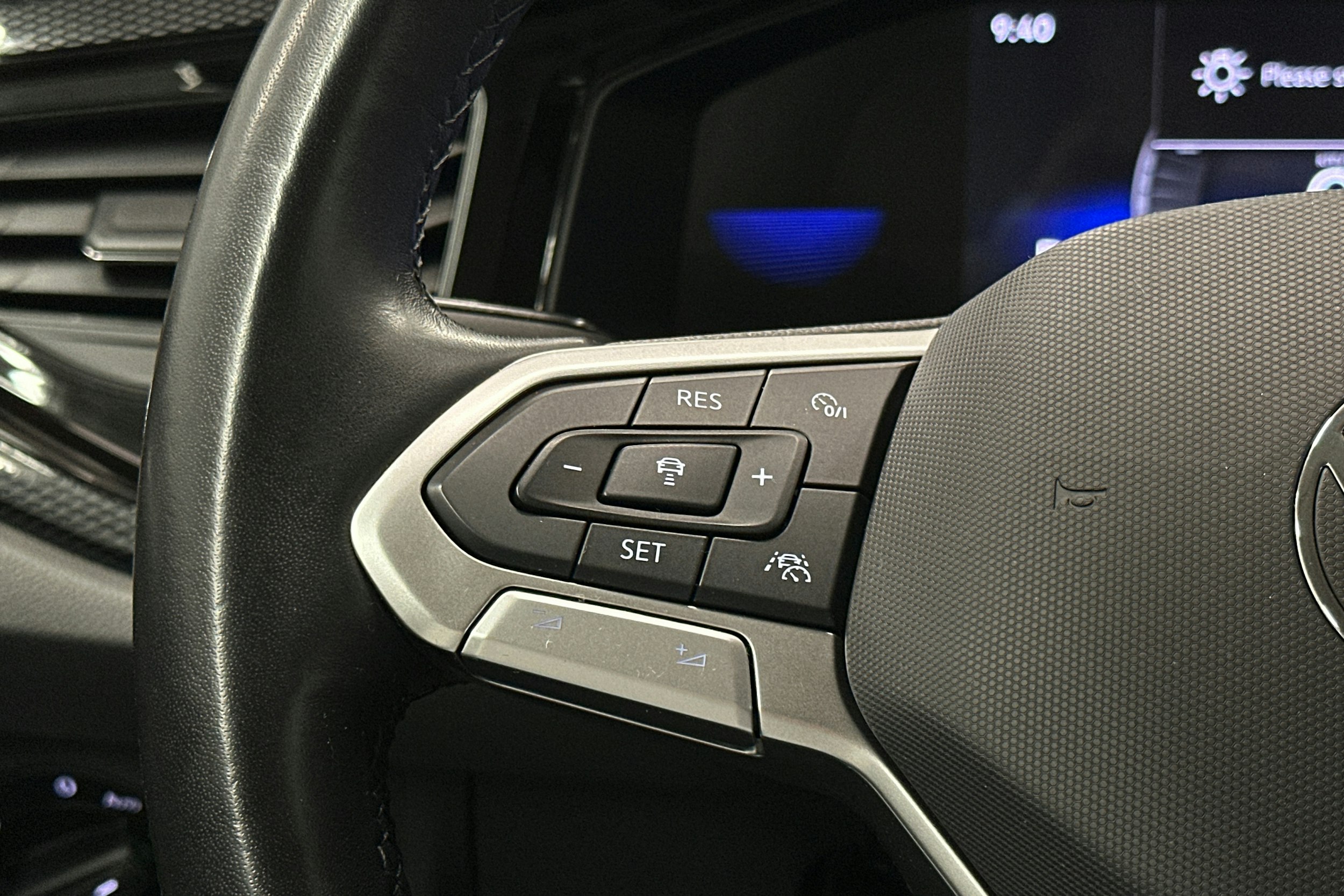 harmaa Volkswagen Polo 2023 kuva 17.