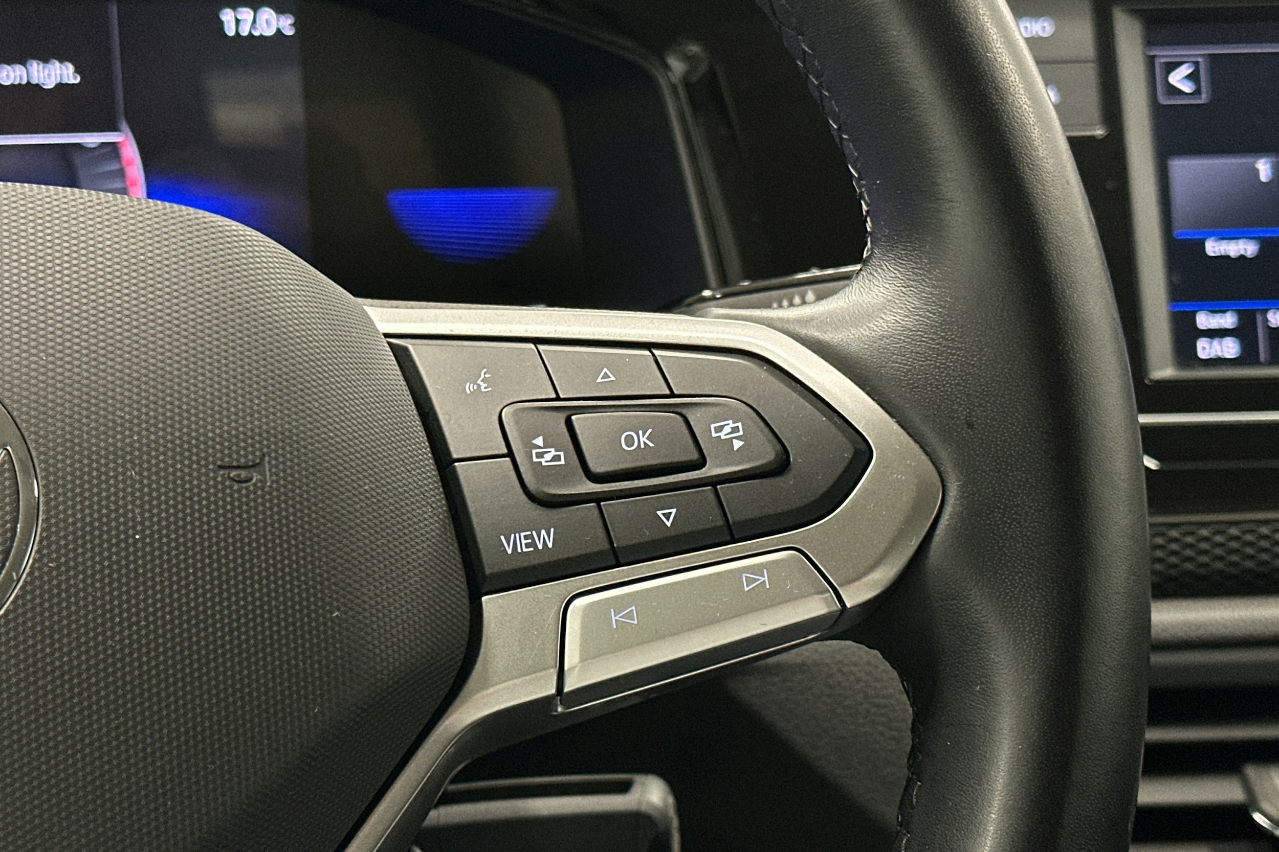harmaa Volkswagen Polo 2023 kuva 18.