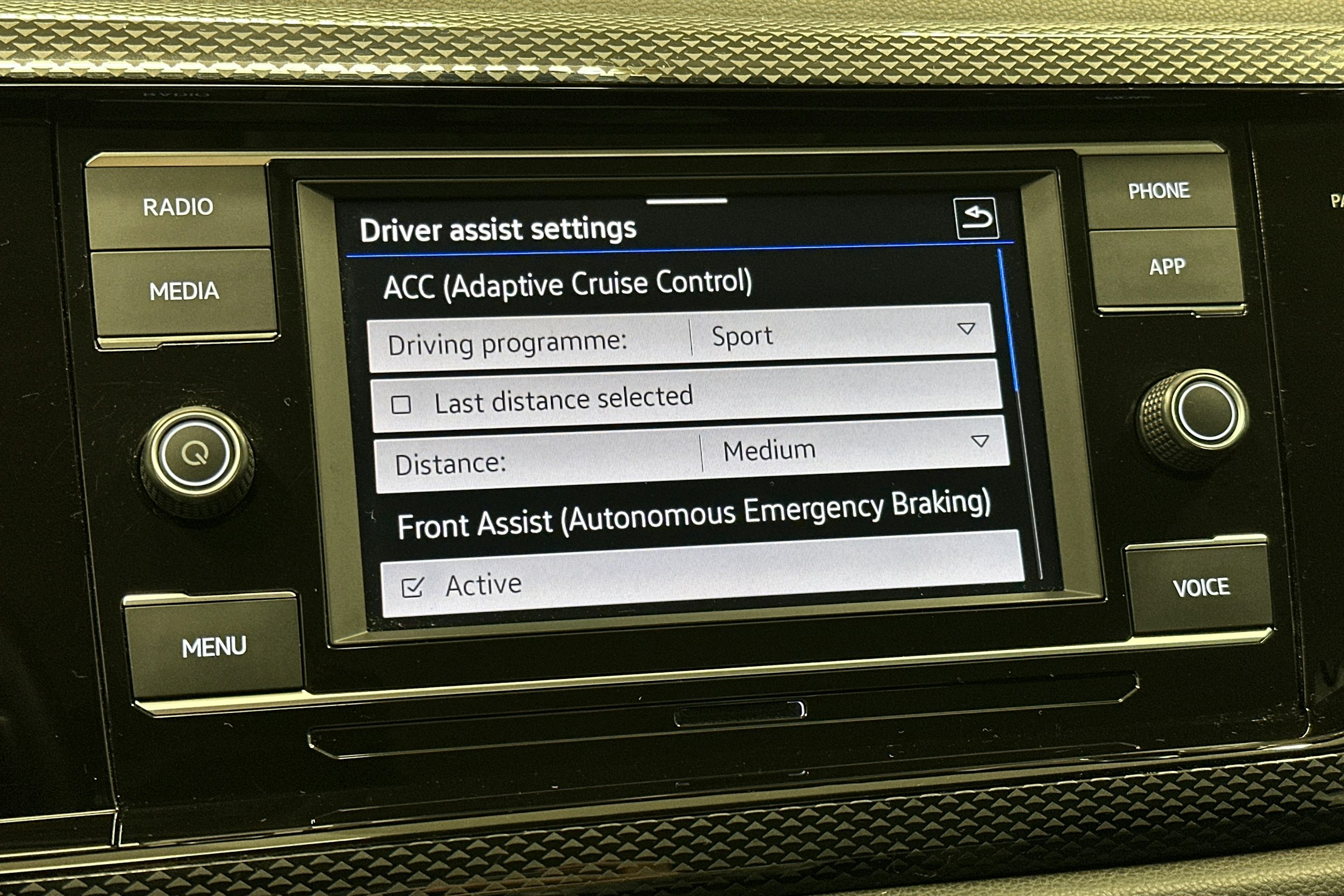 harmaa Volkswagen Polo 2023 kuva 20.