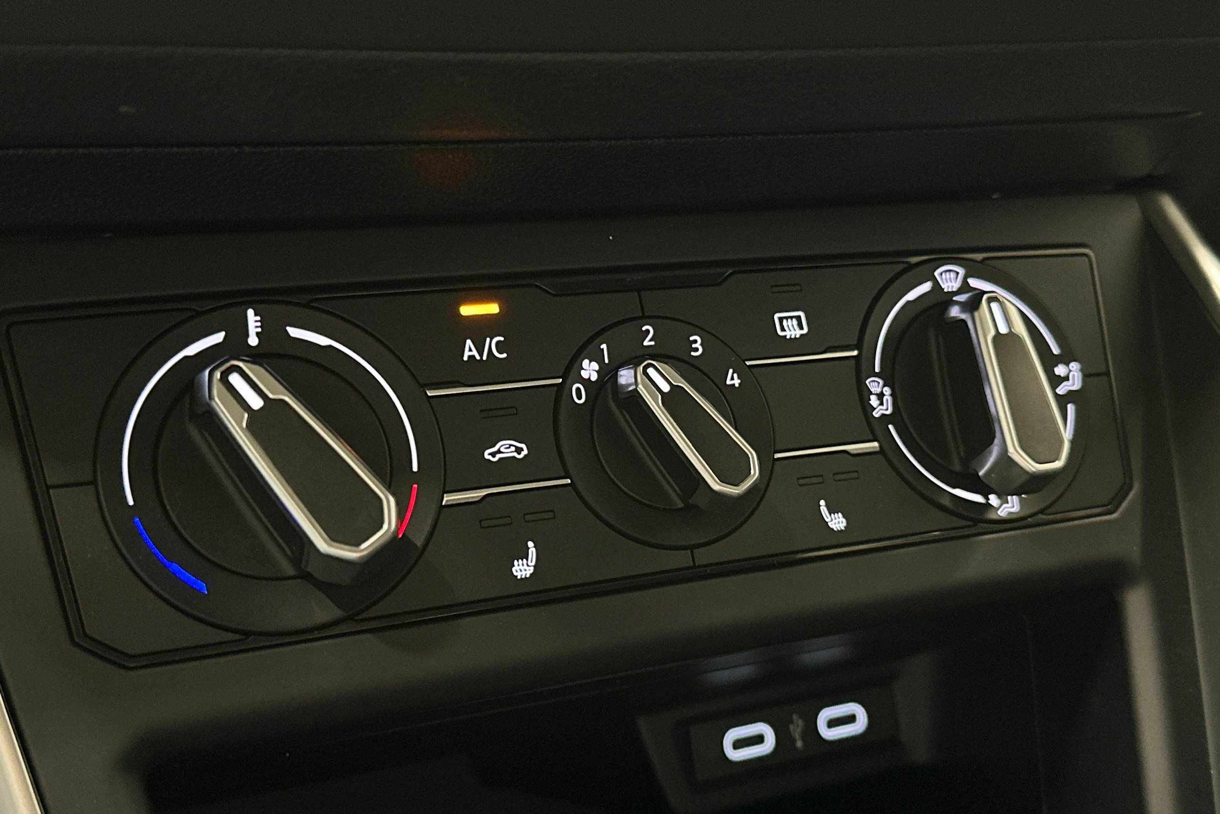 harmaa Volkswagen Polo 2023 kuva 24.