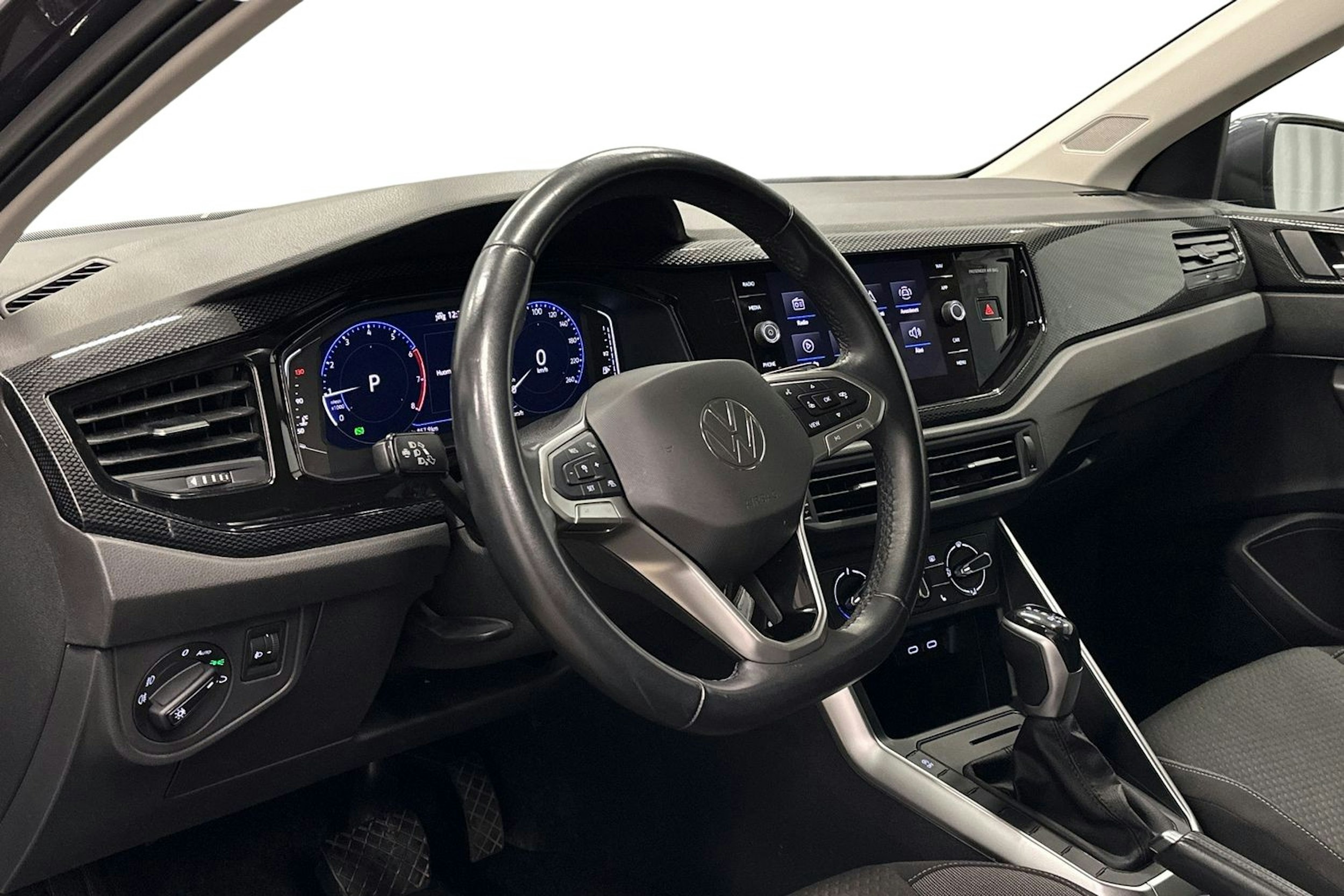 harmaa Volkswagen Polo 2023 kuva 7.