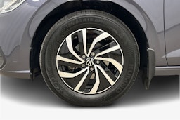 harmaa Volkswagen Polo 2023 kuva 11.