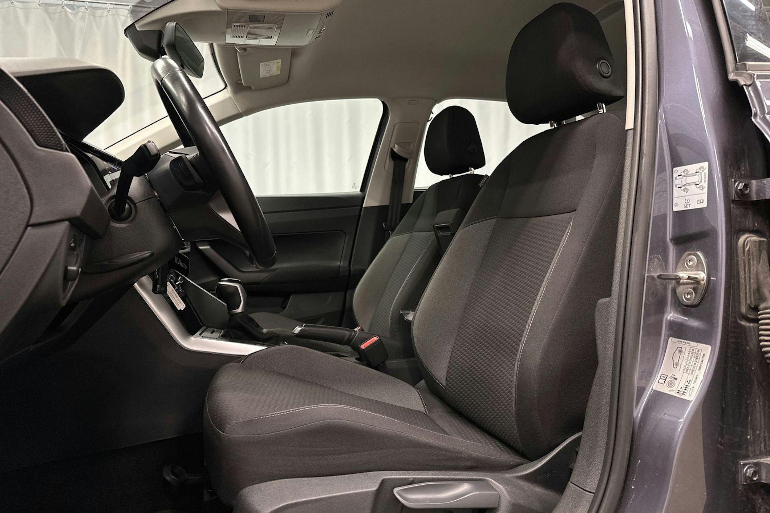 harmaa Volkswagen Polo 2023 kuva 15.
