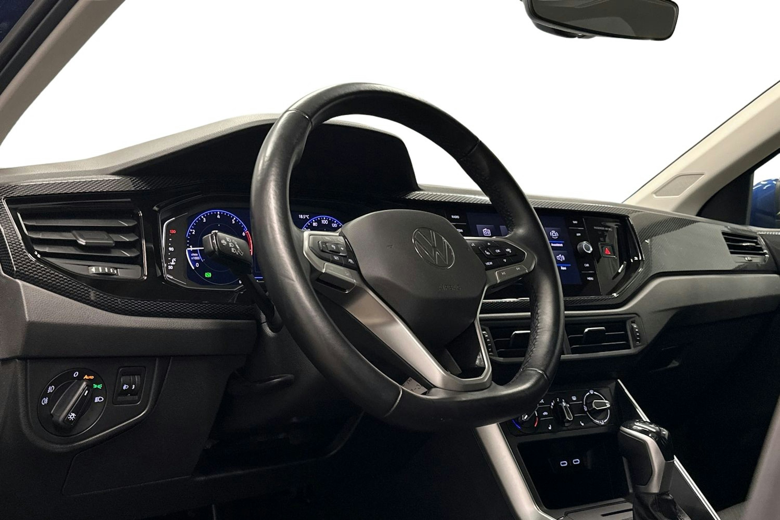sininen Volkswagen Polo 2023 kuva 6.
