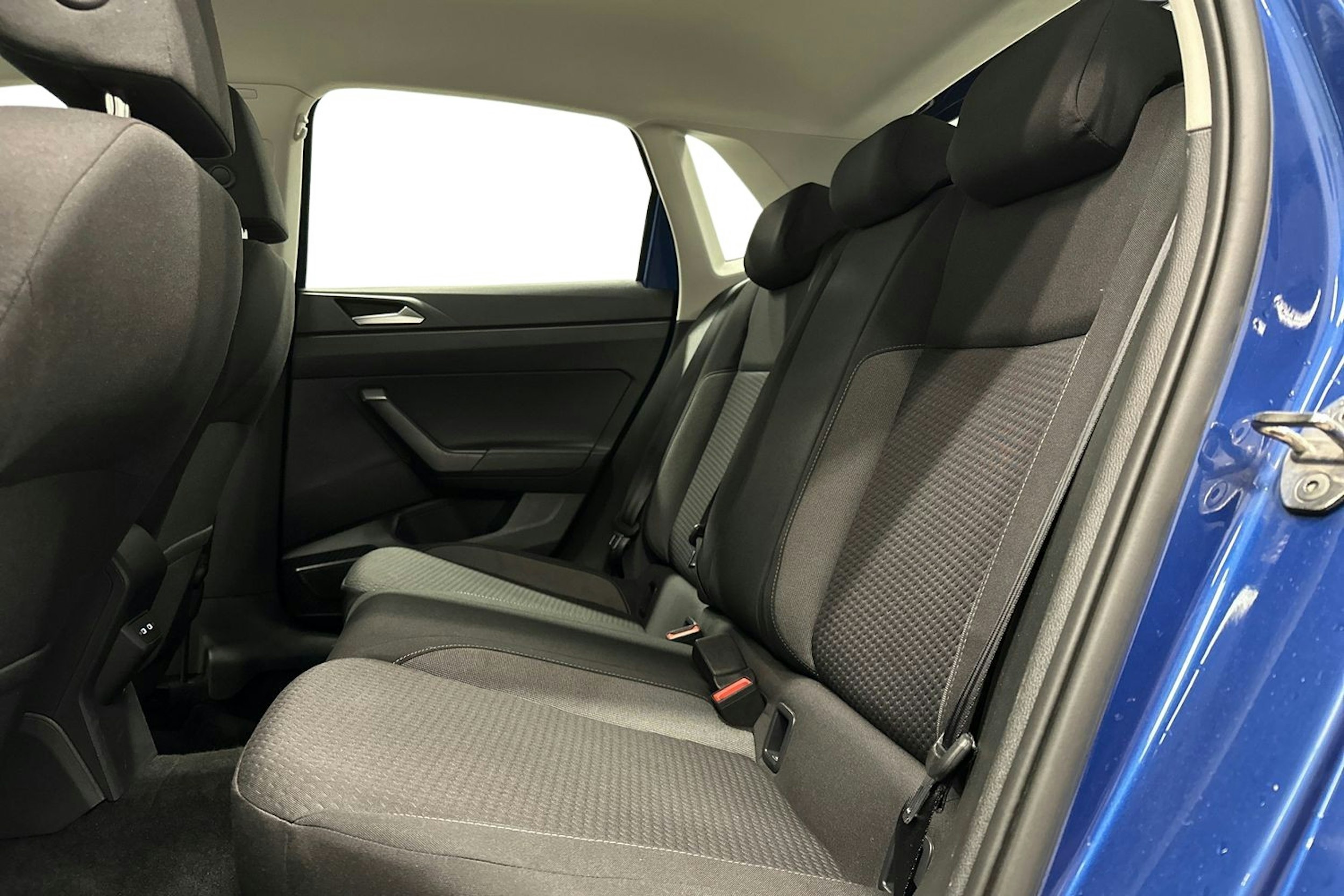 sininen Volkswagen Polo 2023 kuva 8.