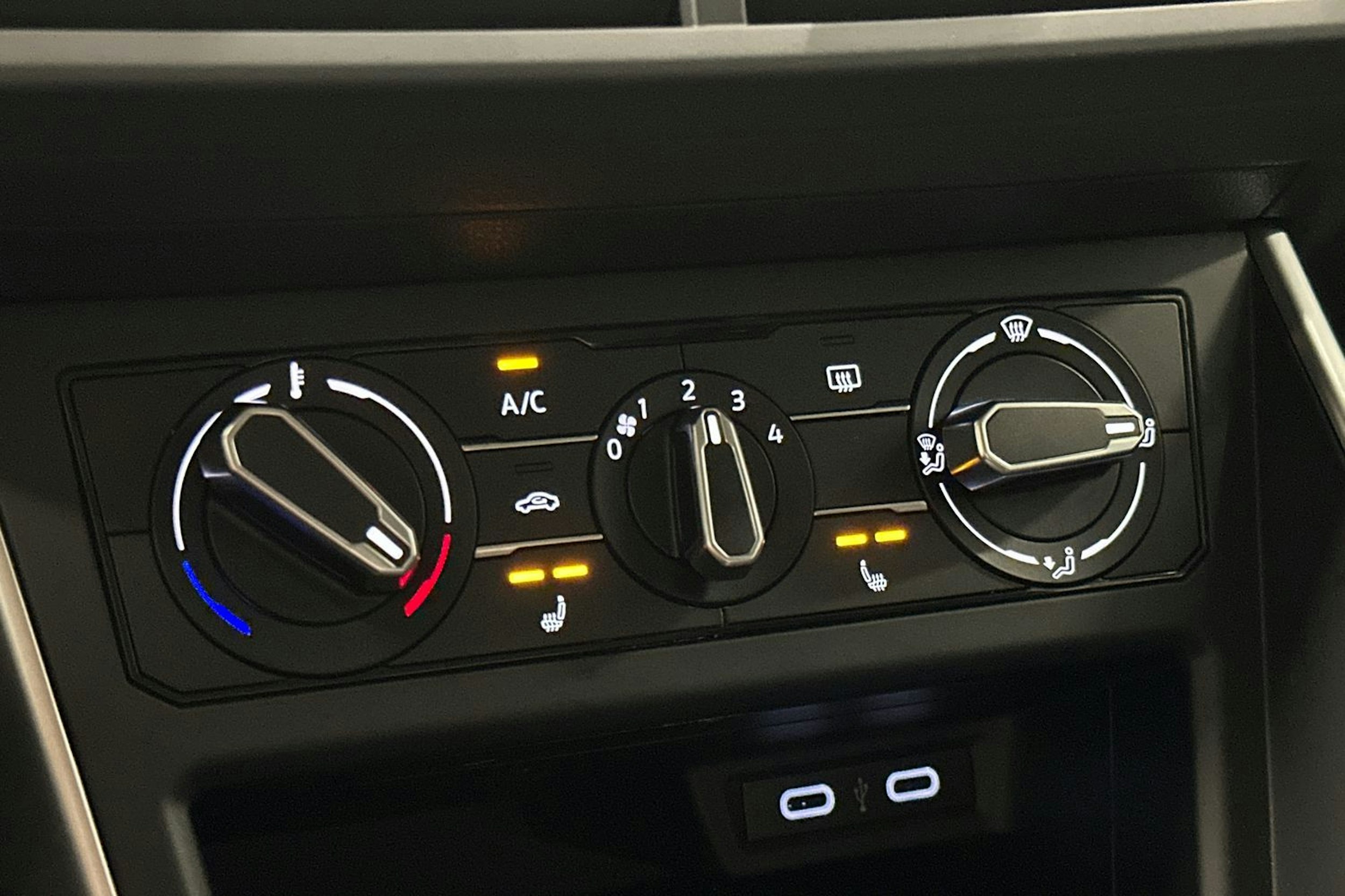 sininen Volkswagen Polo 2023 kuva 15.