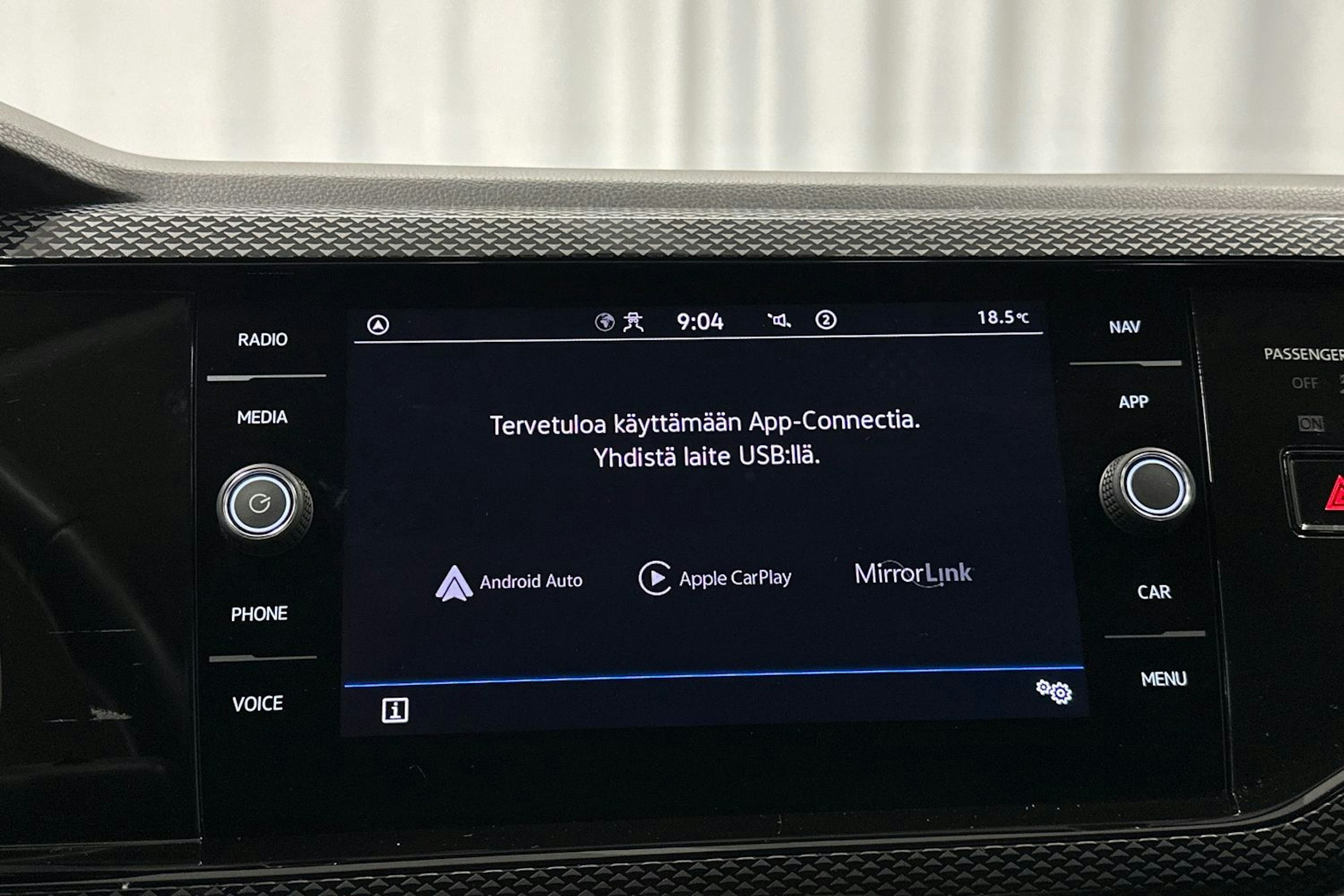 sininen Volkswagen Polo 2023 kuva 18.
