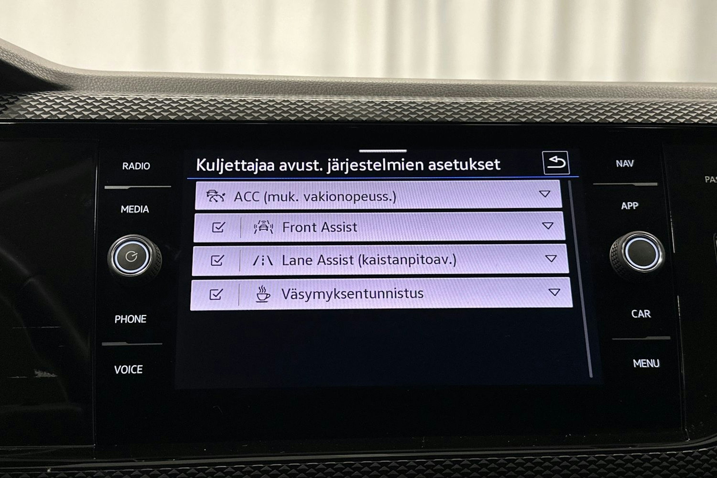 sininen Volkswagen Polo 2023 kuva 19.