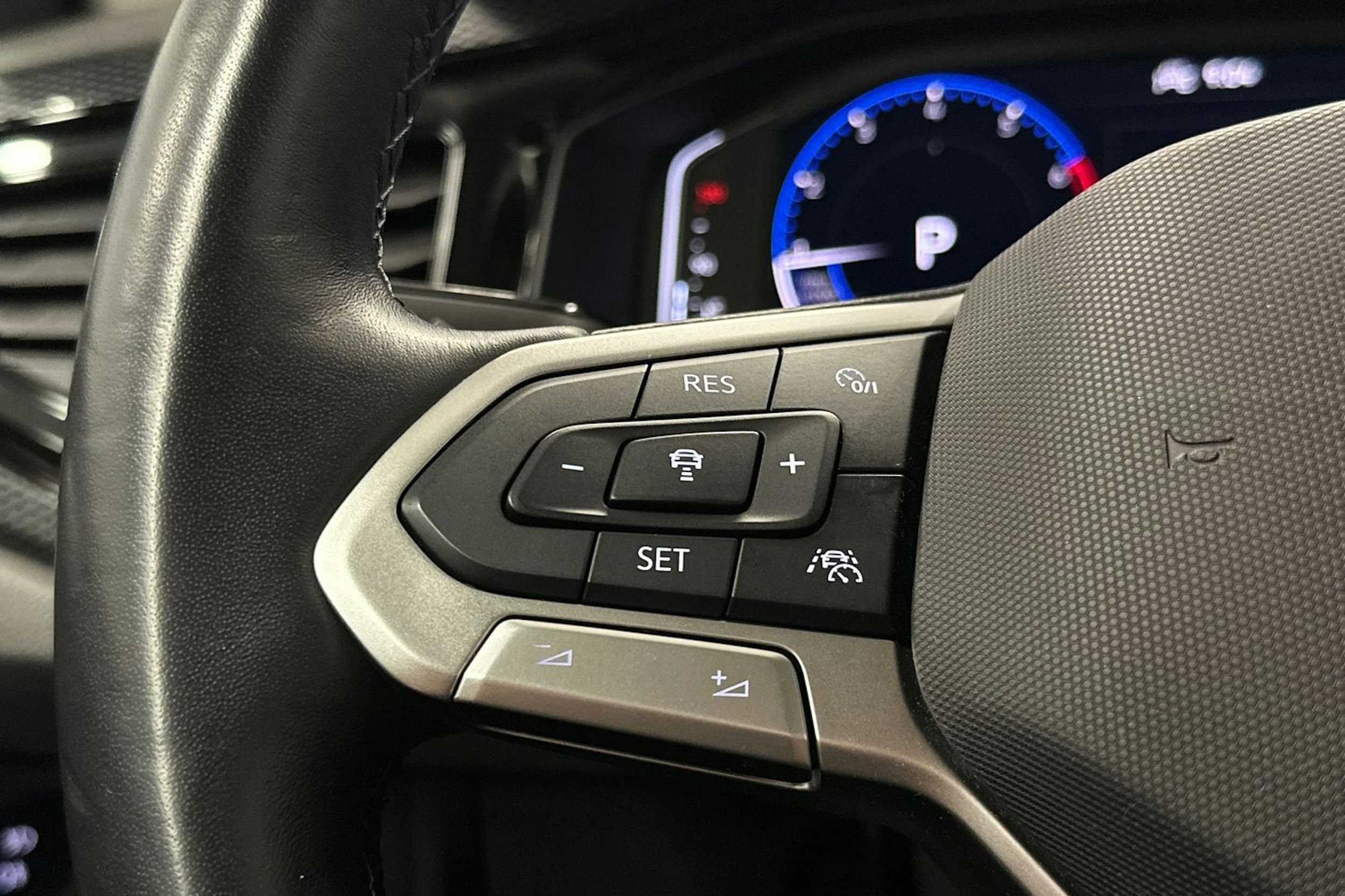 sininen Volkswagen Polo 2023 kuva 20.