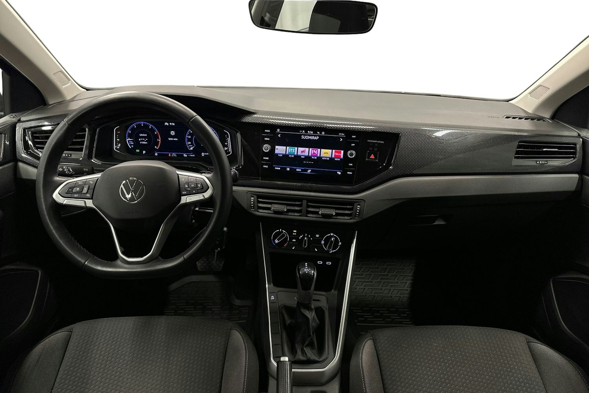 harmaa Volkswagen Polo 2023 kuva 9.