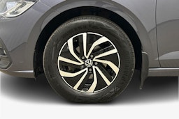 harmaa Volkswagen Polo 2023 kuva 11.