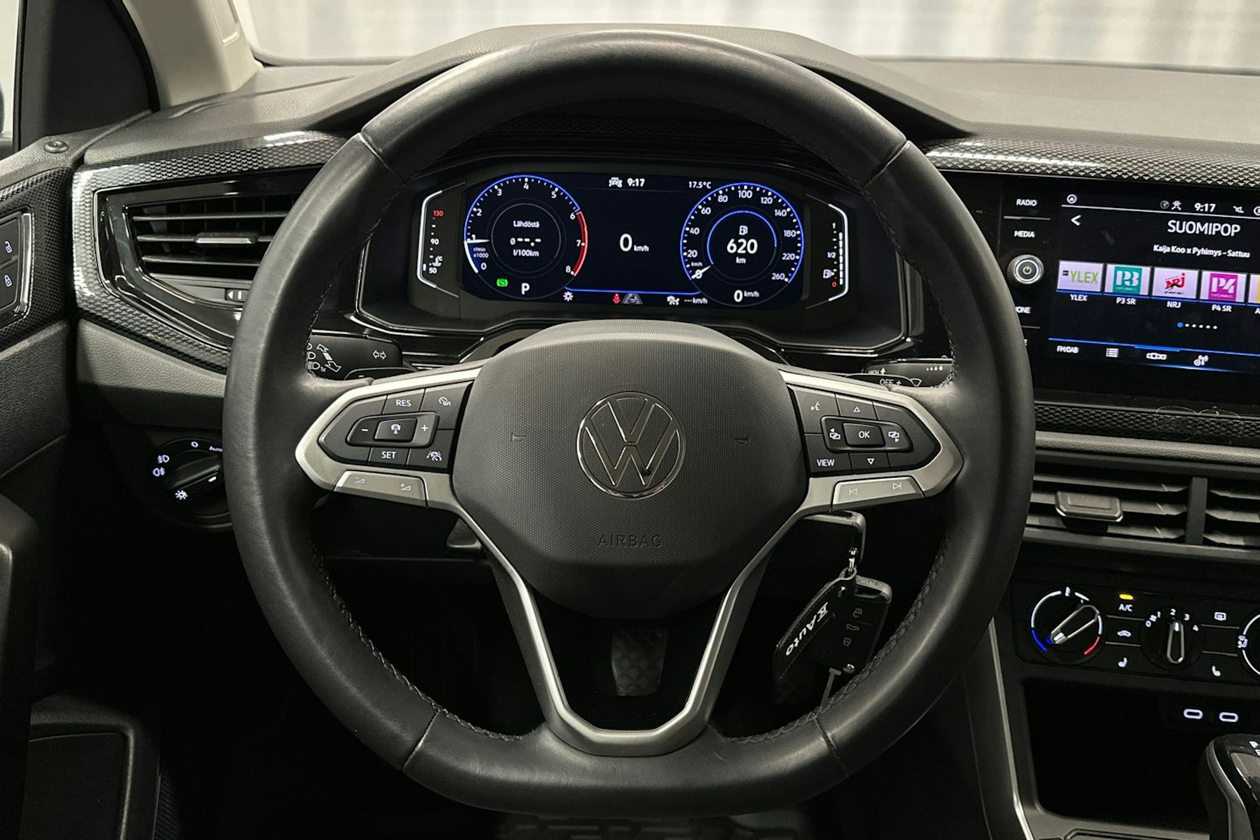 harmaa Volkswagen Polo 2023 kuva 16.