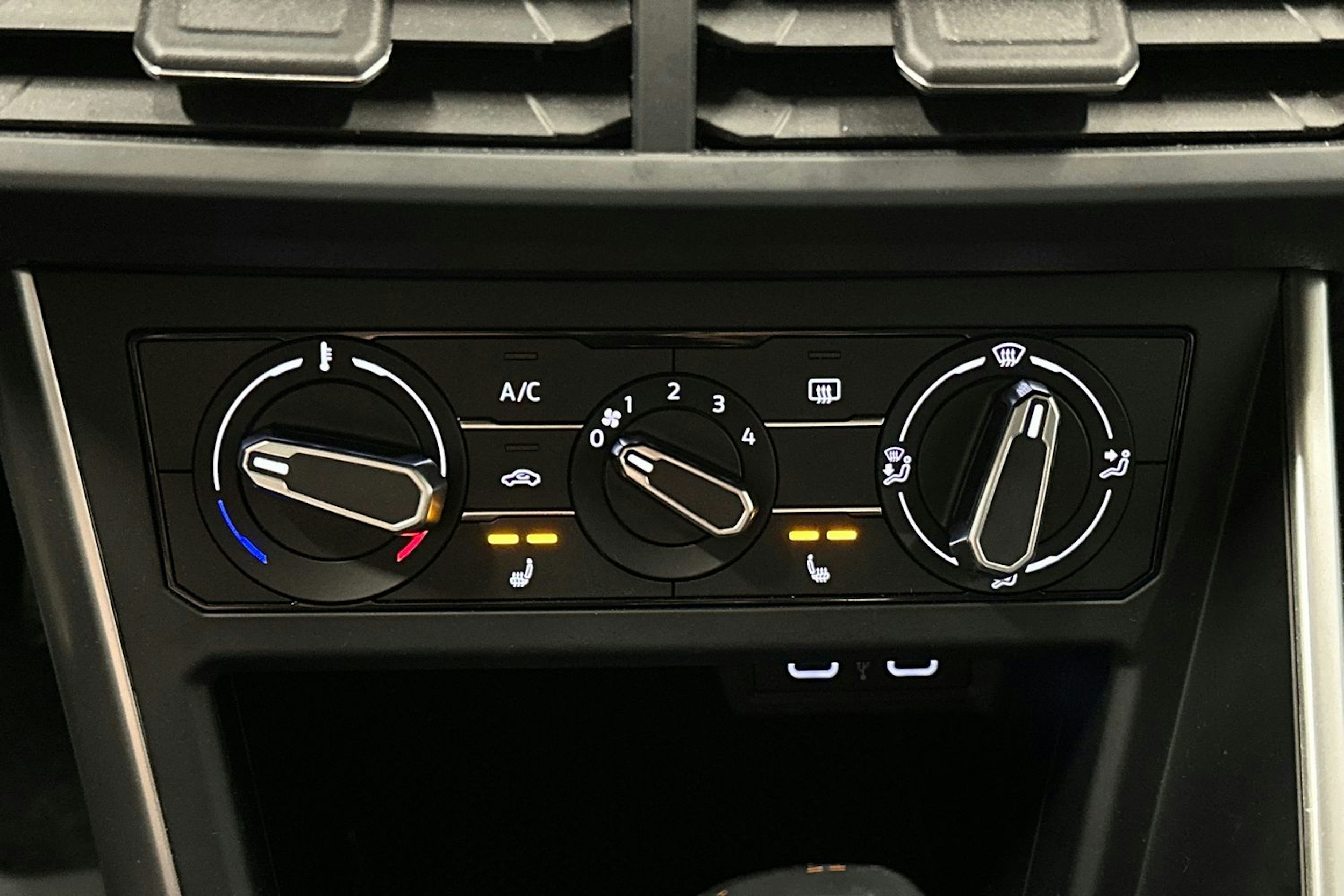 harmaa Volkswagen Polo 2023 kuva 21.