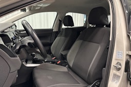 harmaa Volkswagen Polo 2023 kuva 12.