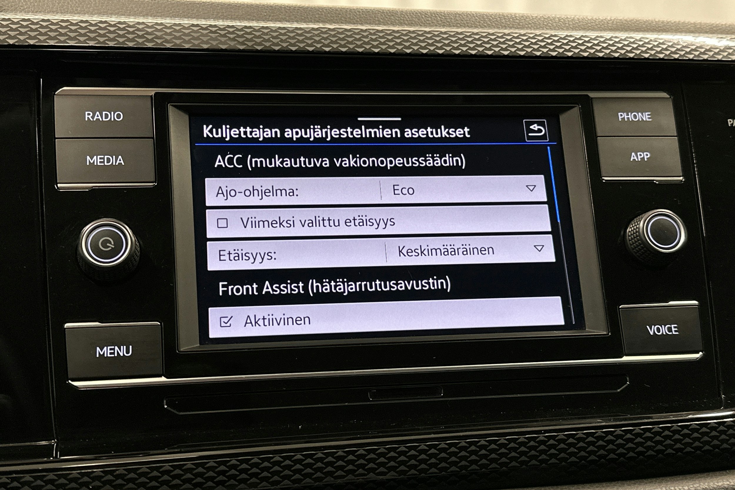 harmaa Volkswagen Polo 2023 kuva 17.
