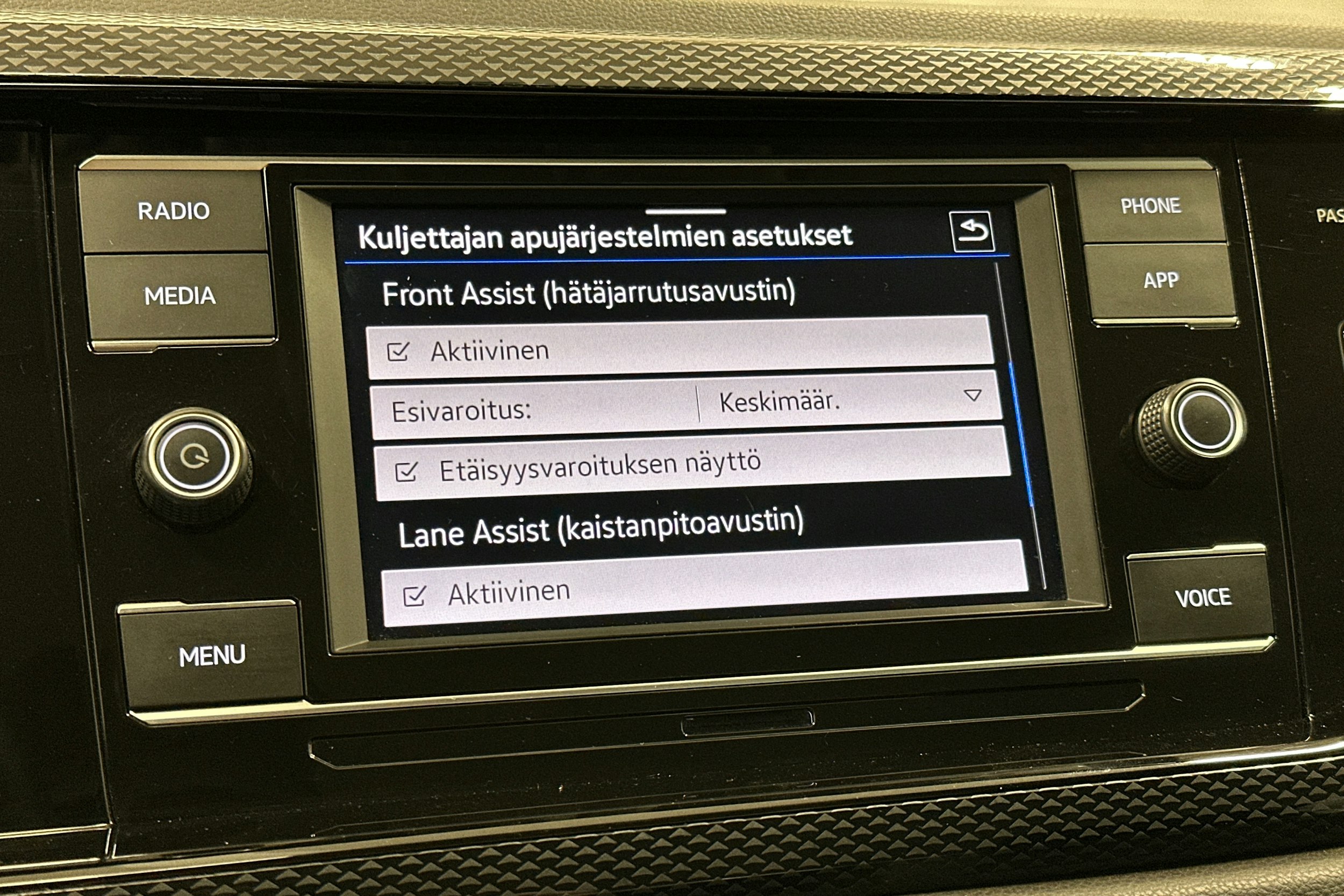 harmaa Volkswagen Polo 2023 kuva 18.