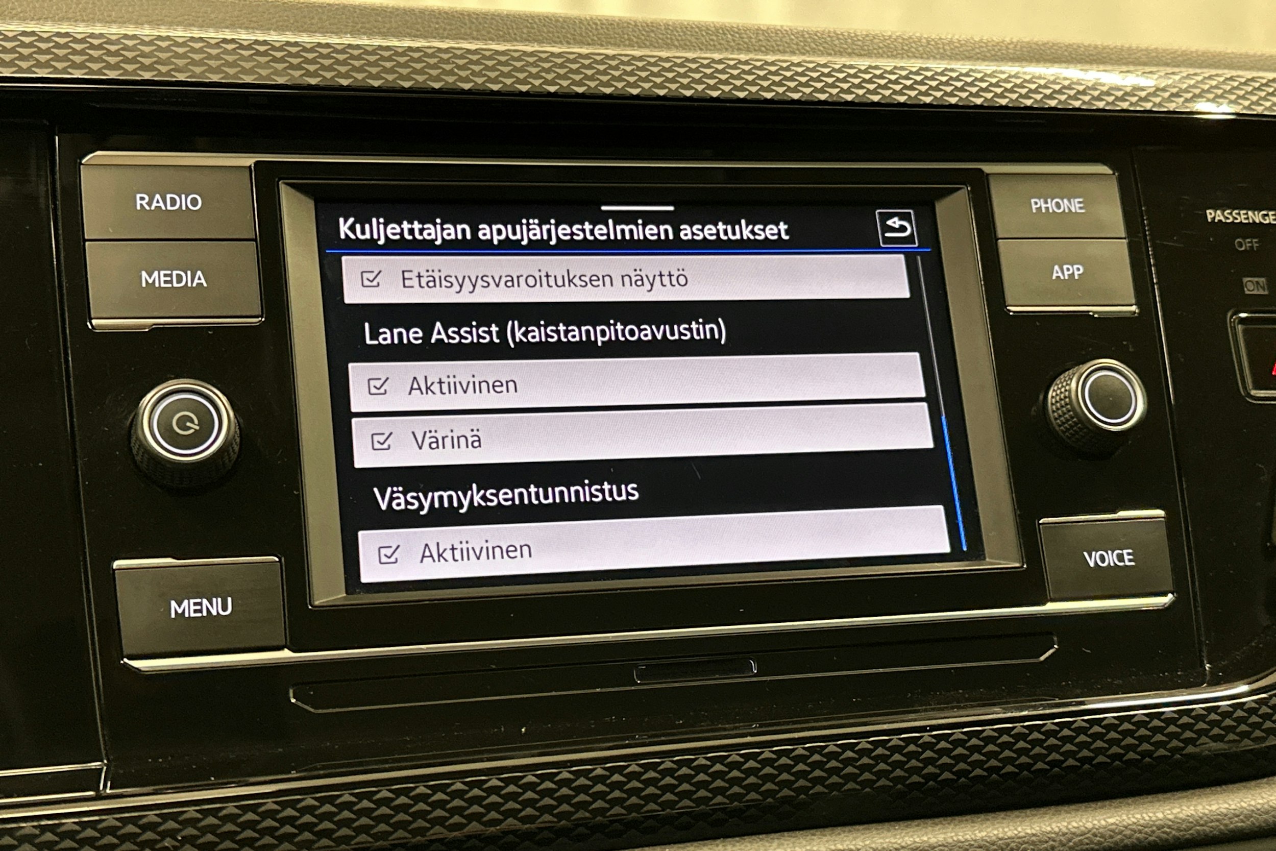 harmaa Volkswagen Polo 2023 kuva 19.