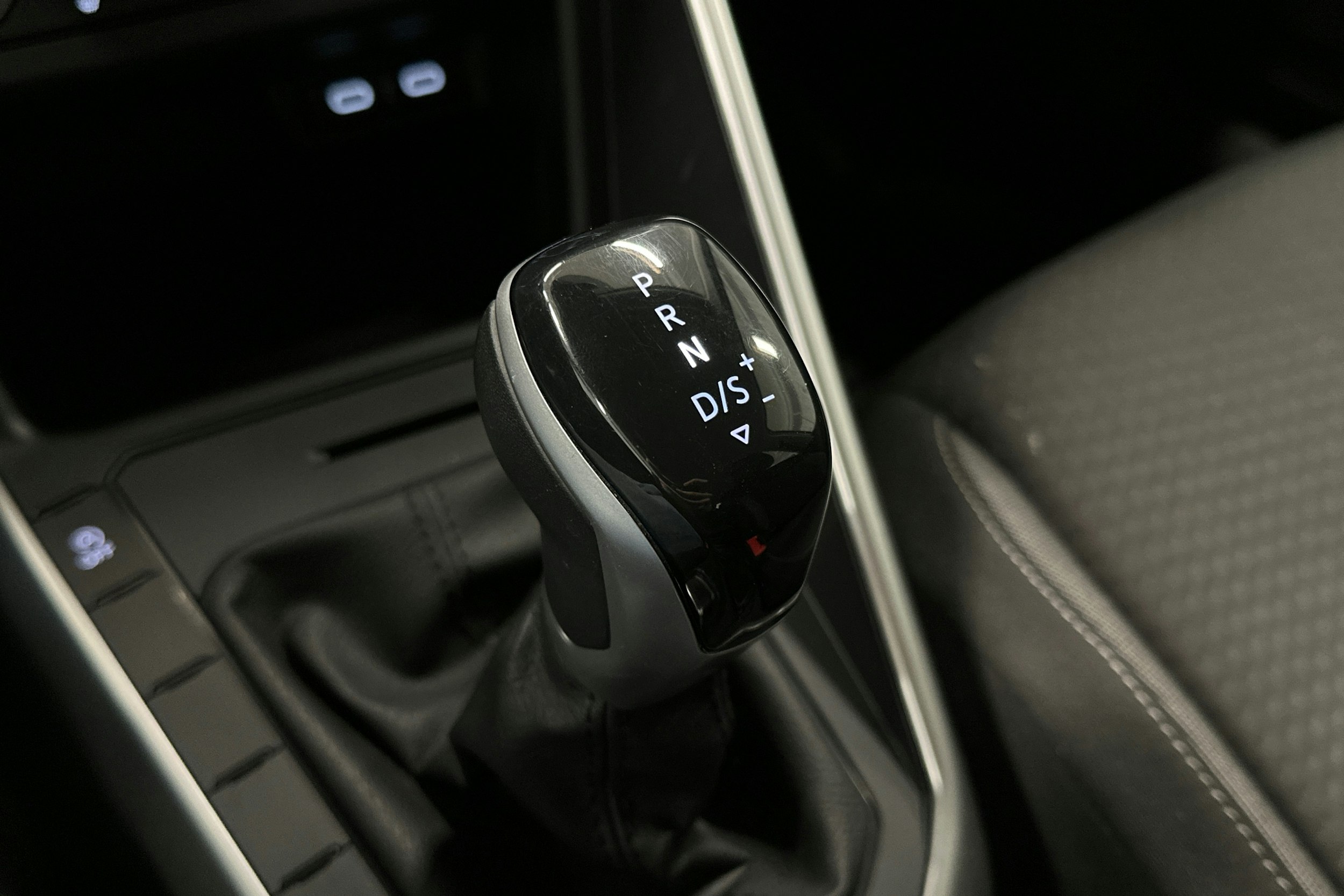 harmaa Volkswagen Polo 2023 kuva 22.