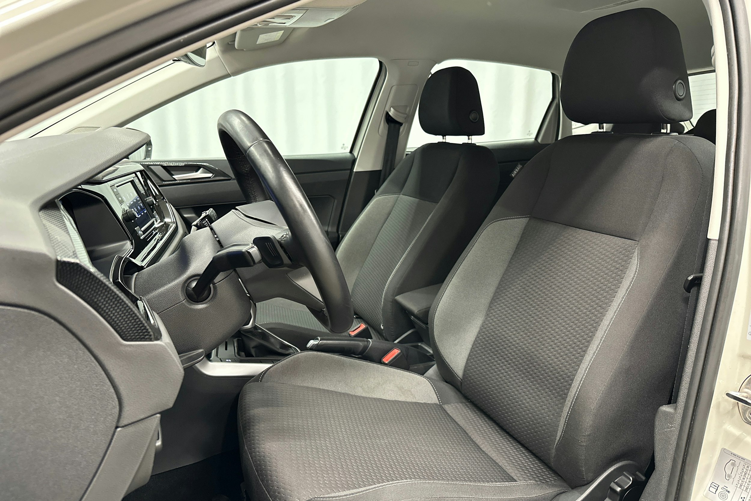 harmaa Volkswagen Polo 2023 kuva 15.