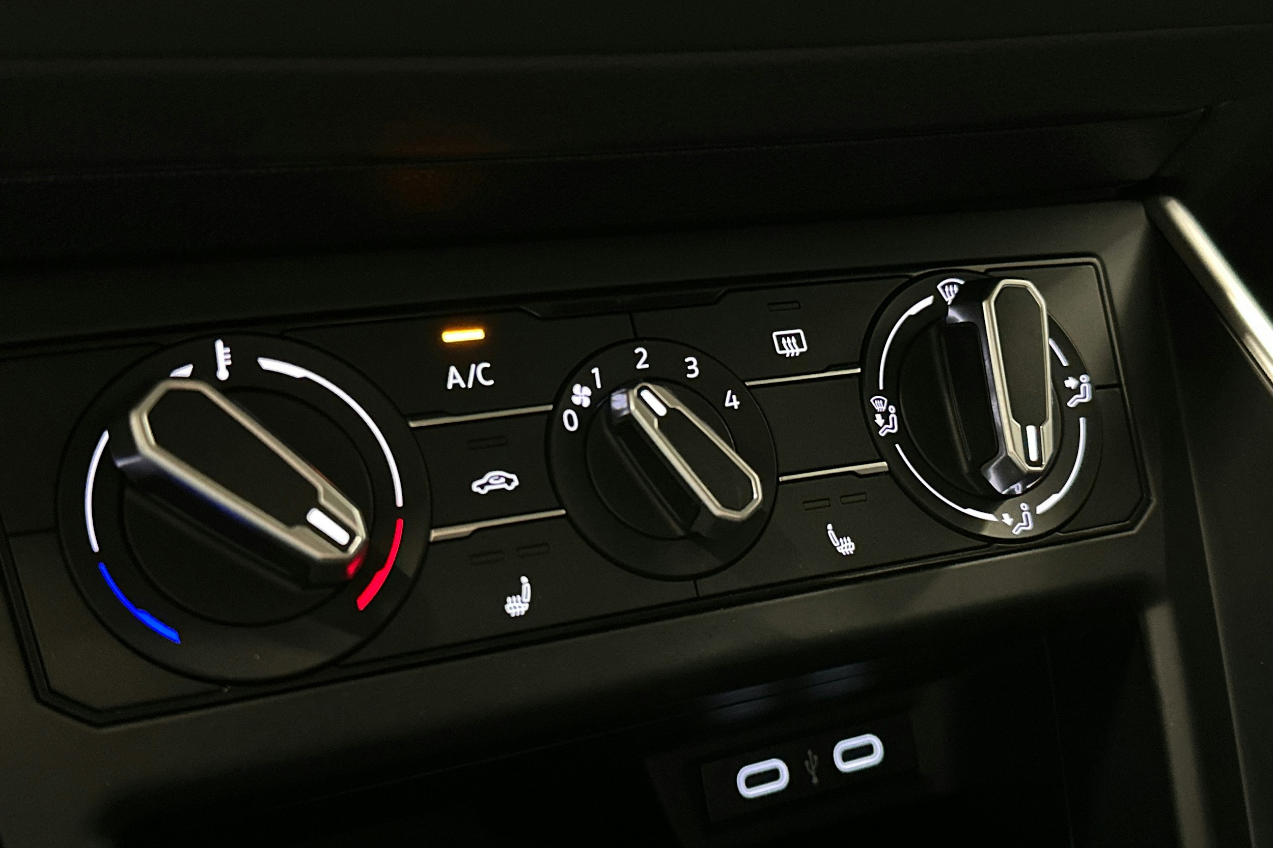 harmaa Volkswagen Polo 2023 kuva 24.