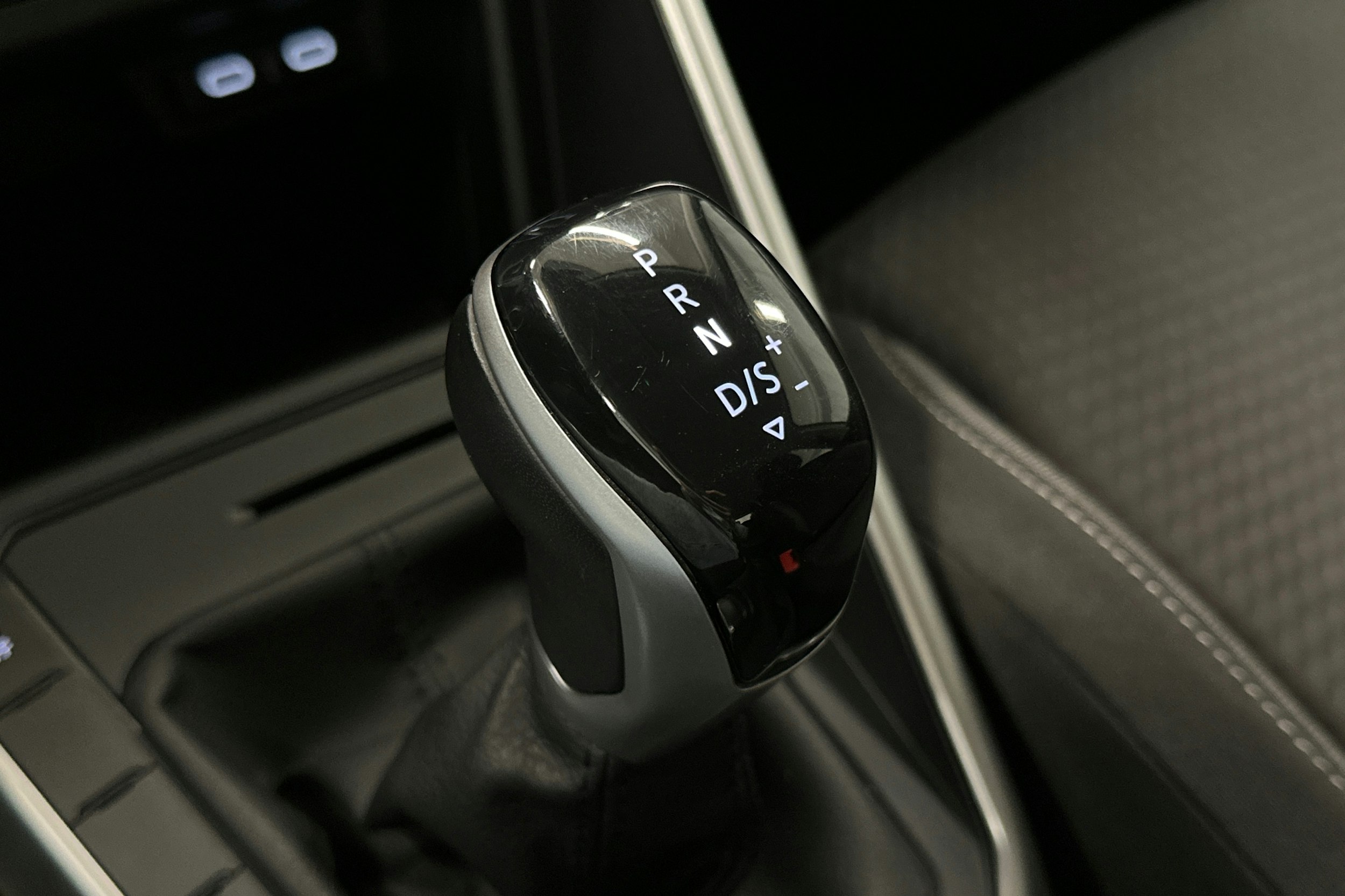 harmaa Volkswagen Polo 2023 kuva 25.