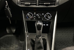 musta Volkswagen Polo 2023 kuva 16.