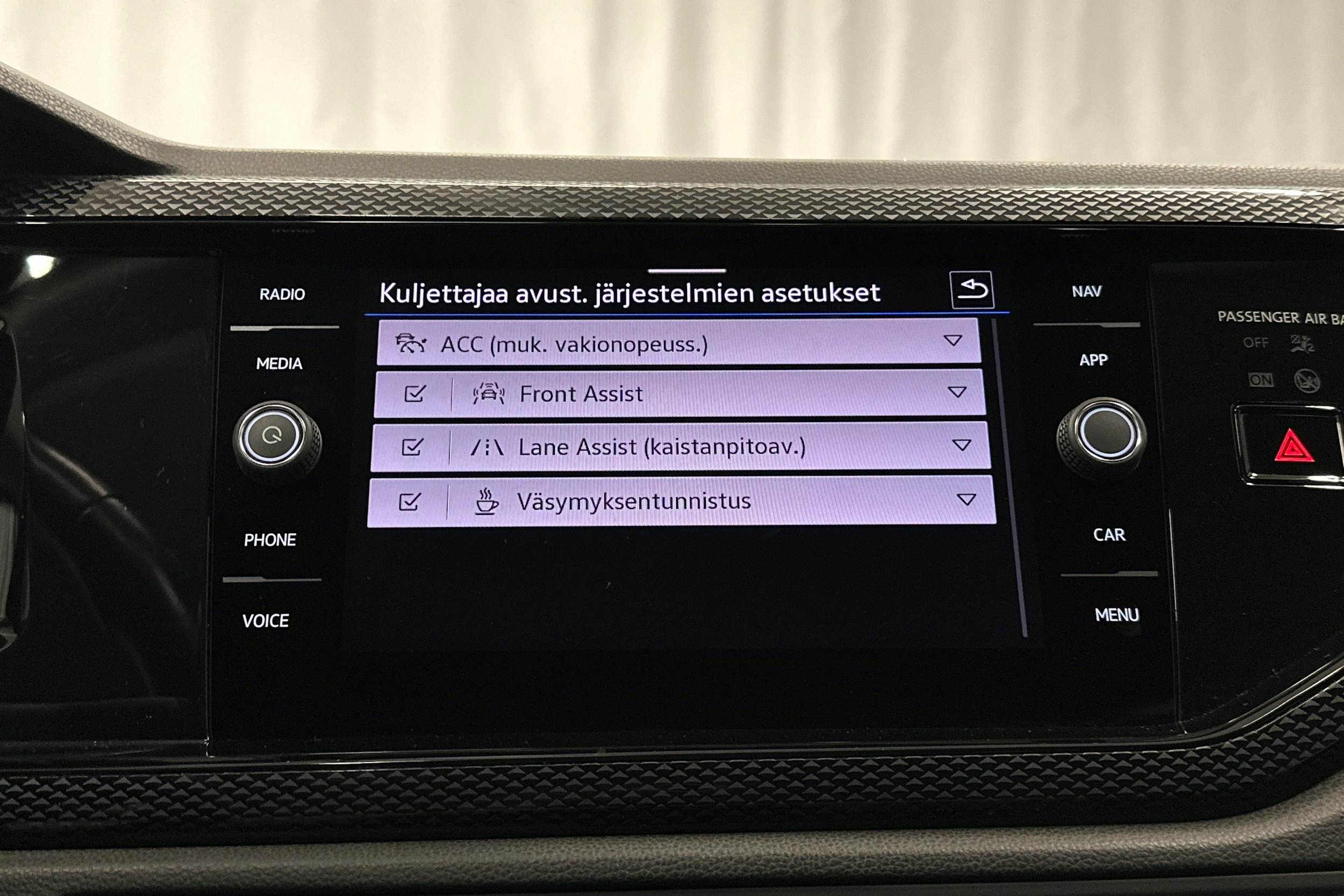 musta Volkswagen Polo 2023 kuva 23.