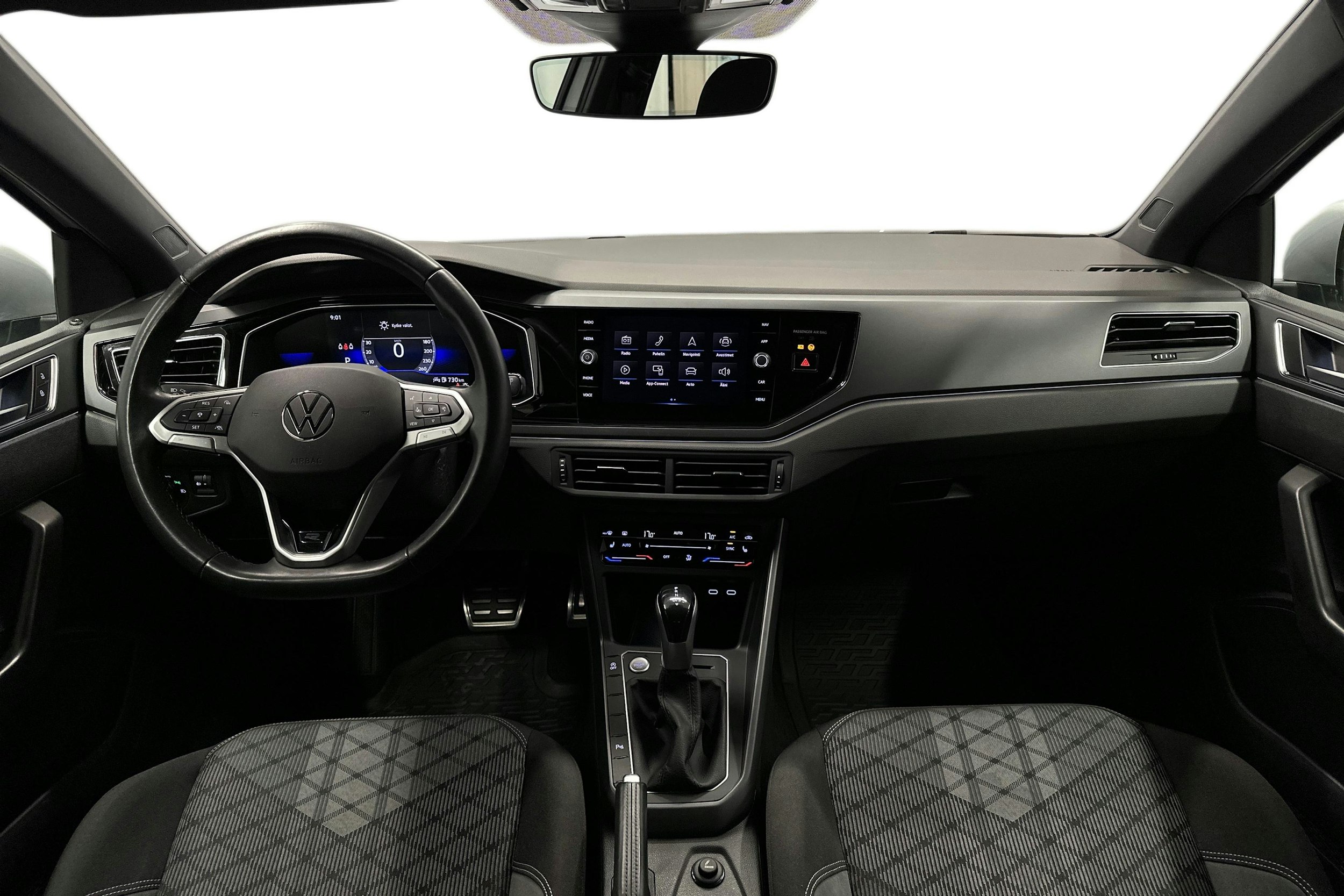 harmaa Volkswagen Polo 2023 kuva 9.