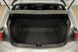 harmaa Volkswagen Polo 2023 kuva 14.
