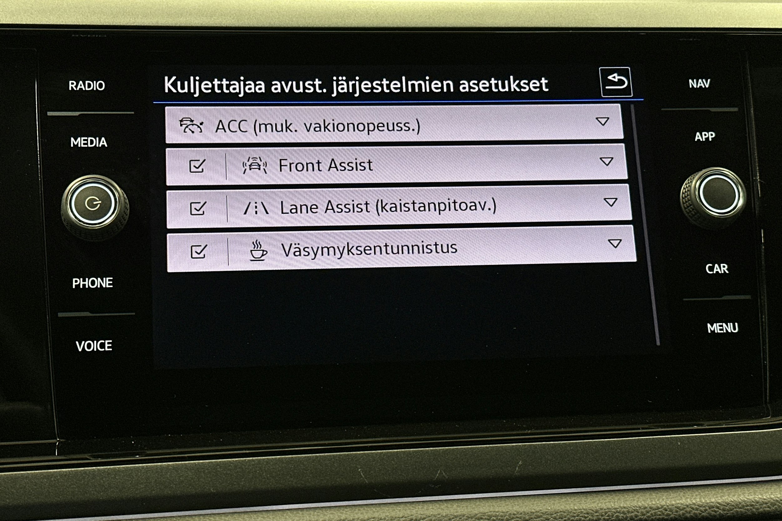 harmaa Volkswagen Polo 2023 kuva 20.