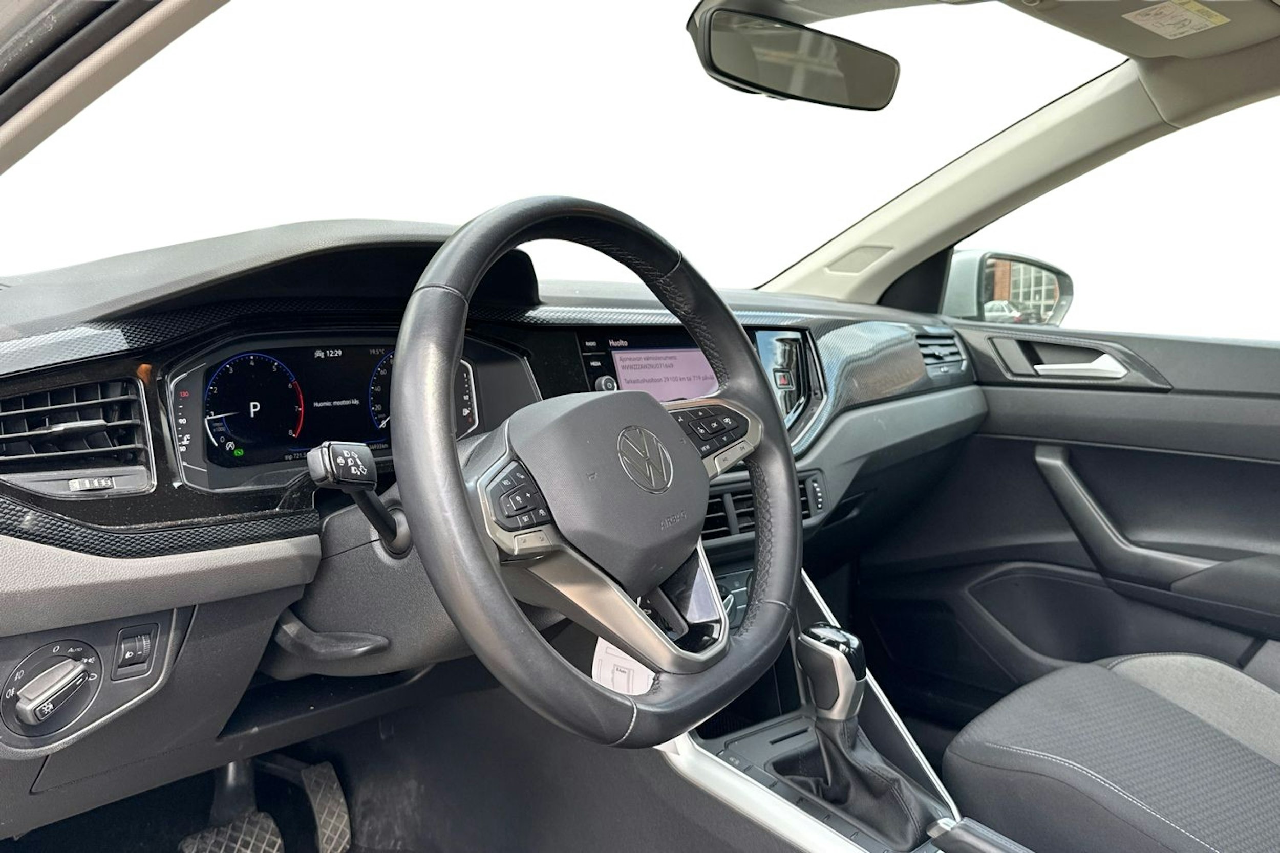 harmaa Volkswagen Polo 2023 kuva 3.