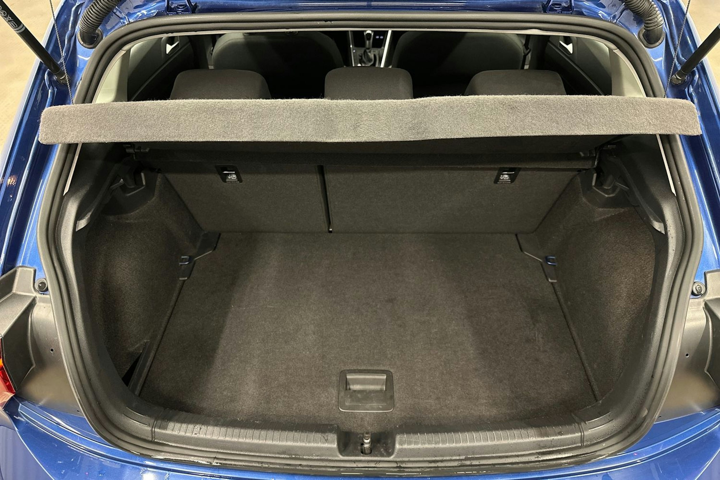 sininen Volkswagen Polo 2023 kuva 14.