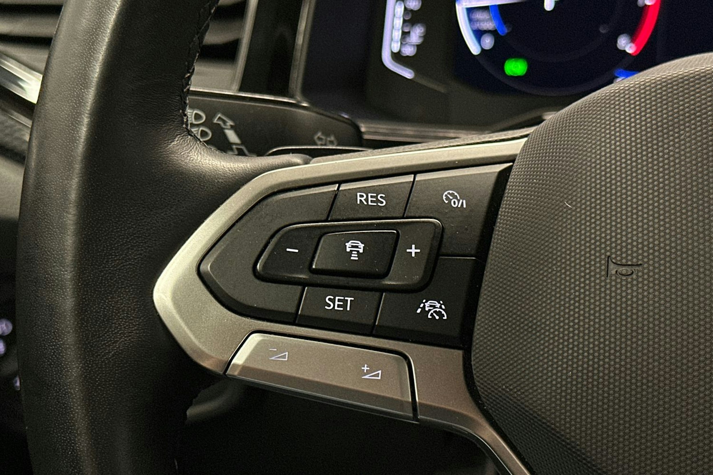 sininen Volkswagen Polo 2023 kuva 17.