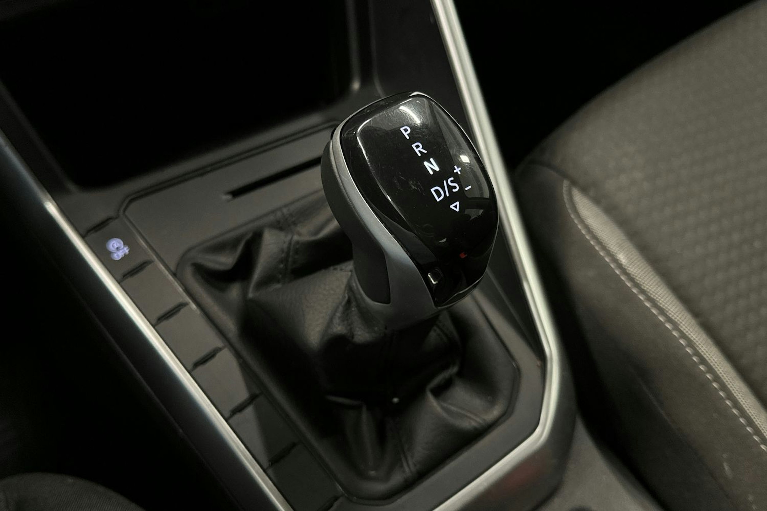 sininen Volkswagen Polo 2023 kuva 23.
