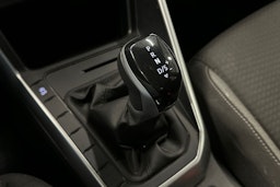 sininen Volkswagen Polo 2023 kuva 23.